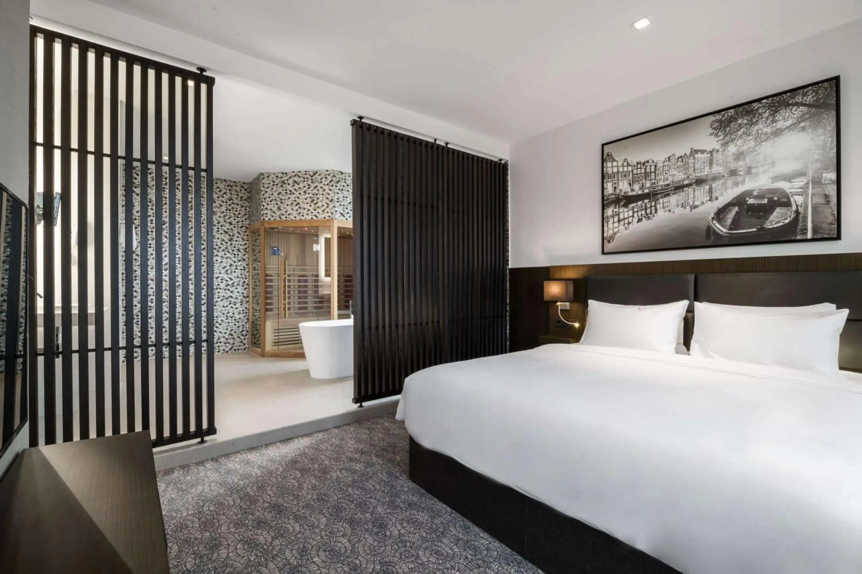 Photo of the whole room, Bed in Radisson Hotel & Suites Amsterdam South Photo of the whole room, Bed in Radisson Hotel & Suites Amsterdam South