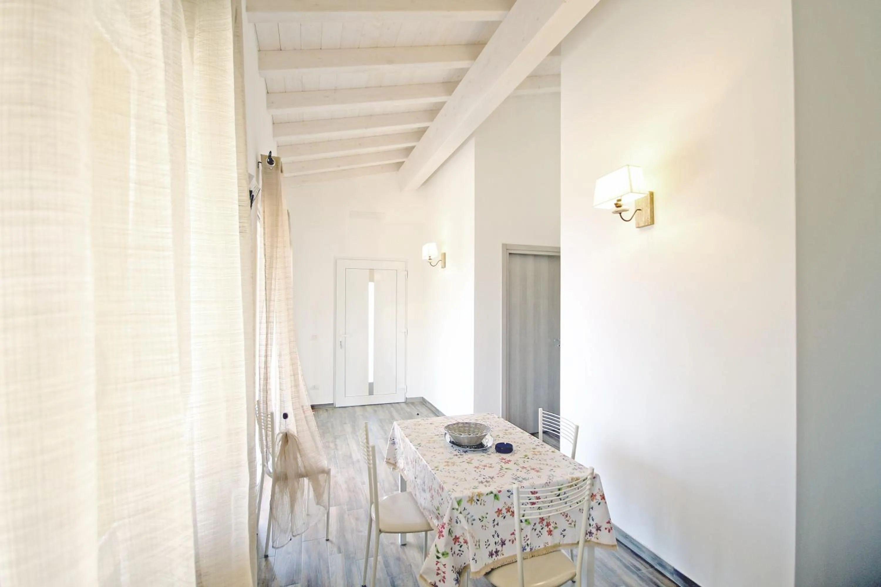 Communal lounge/ TV room in Villa Artemide