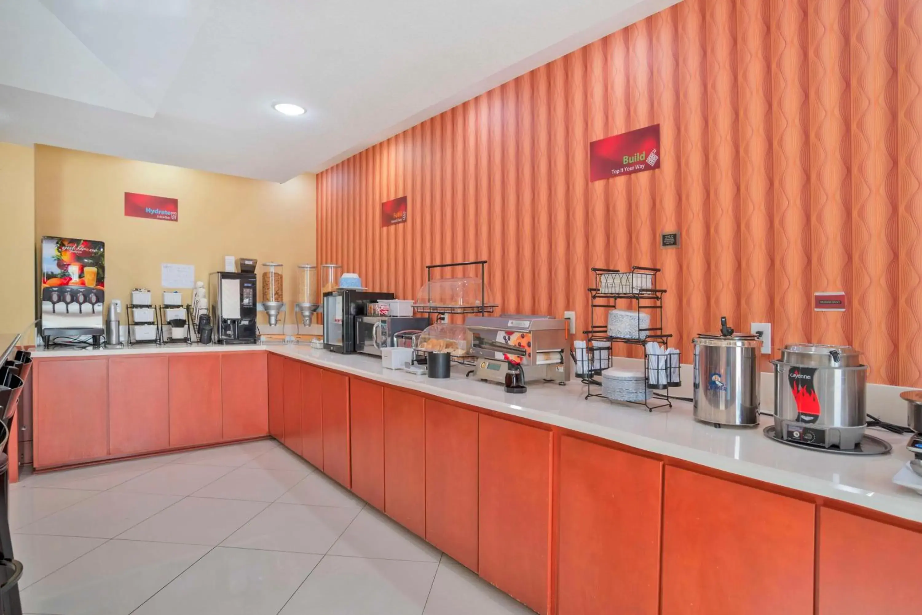 Breakfast in Best Western Plus Flowood Inn & Suites Breakfast in Best Western Plus Flowood Inn & Suites