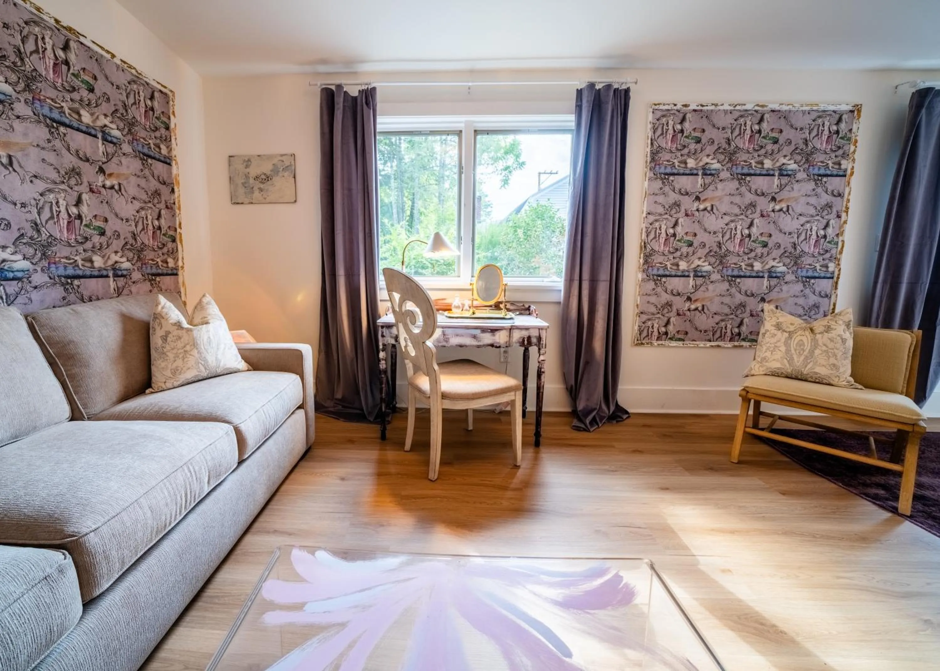 Seating area in Twin Gables of Woodstock