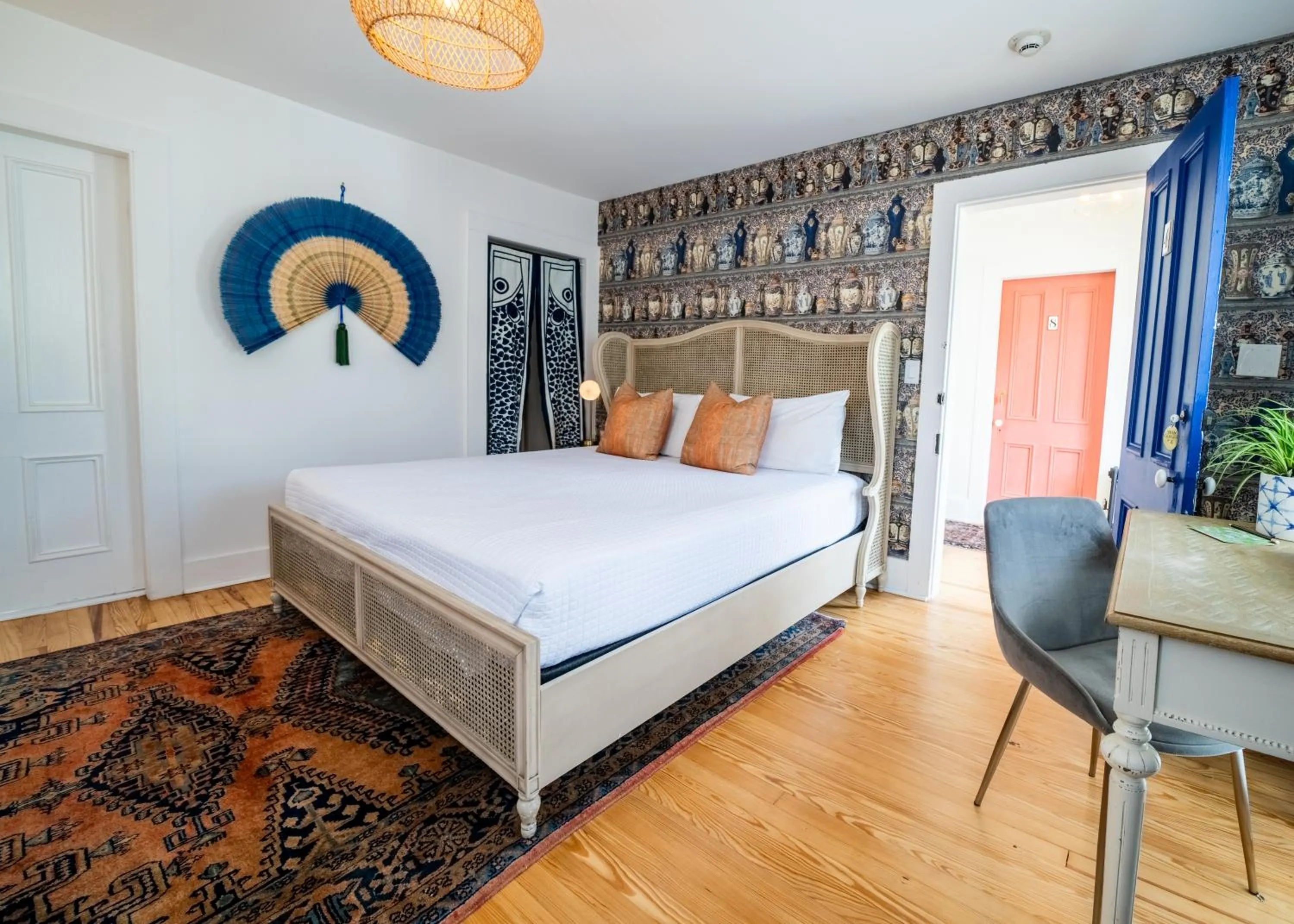 Bedroom, Bed in Twin Gables of Woodstock