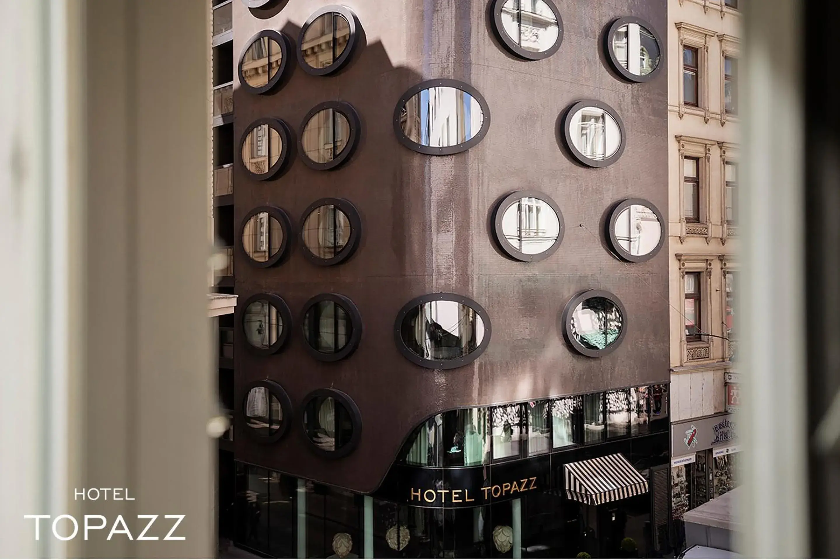 Facade/entrance in Hotel Topazz & Lamée Facade/entrance in Hotel Topazz & Lamée