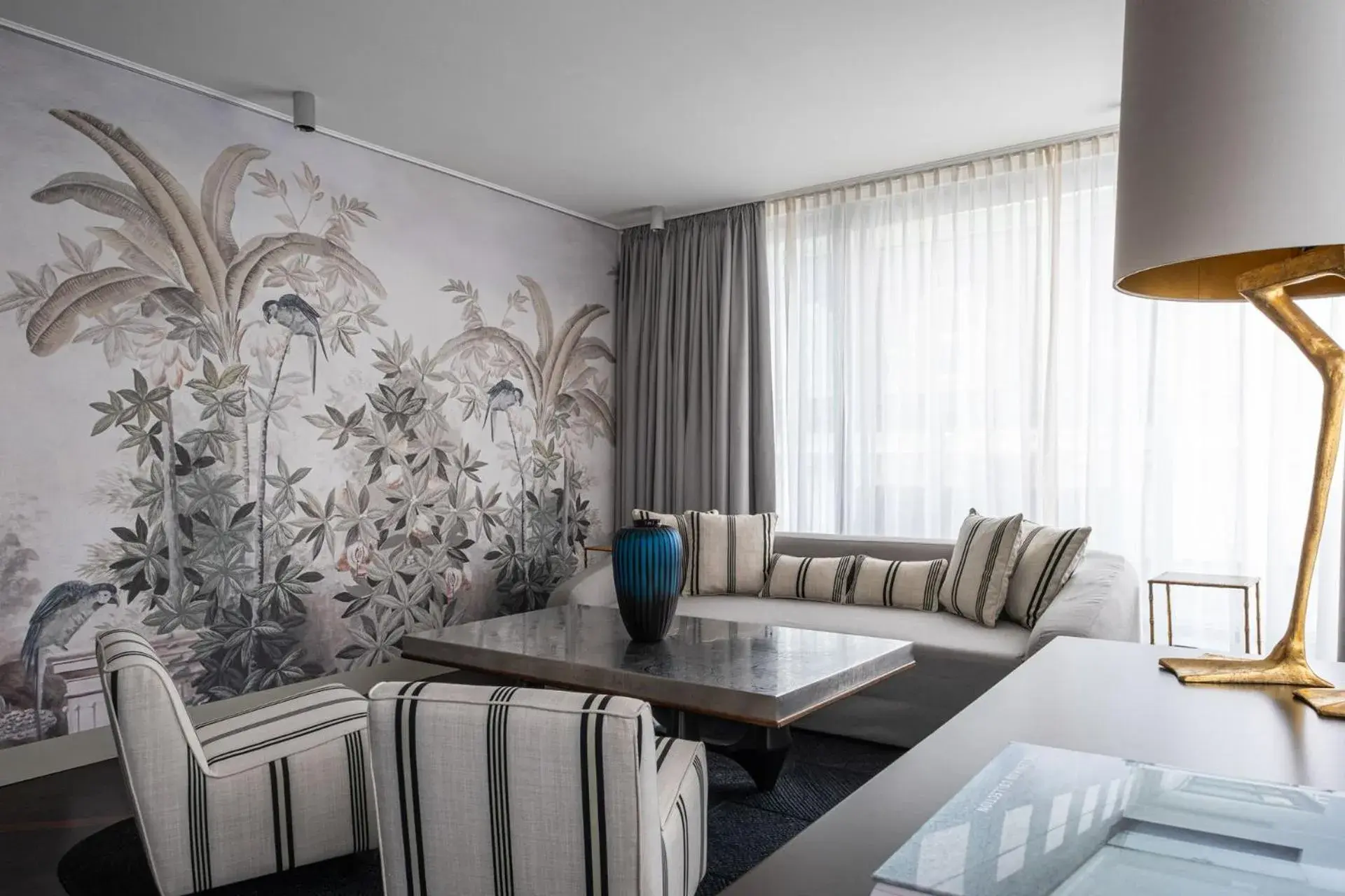 Living room, Bed in Hotel Topazz & Lamée Living room, Bed in Hotel Topazz & Lamée