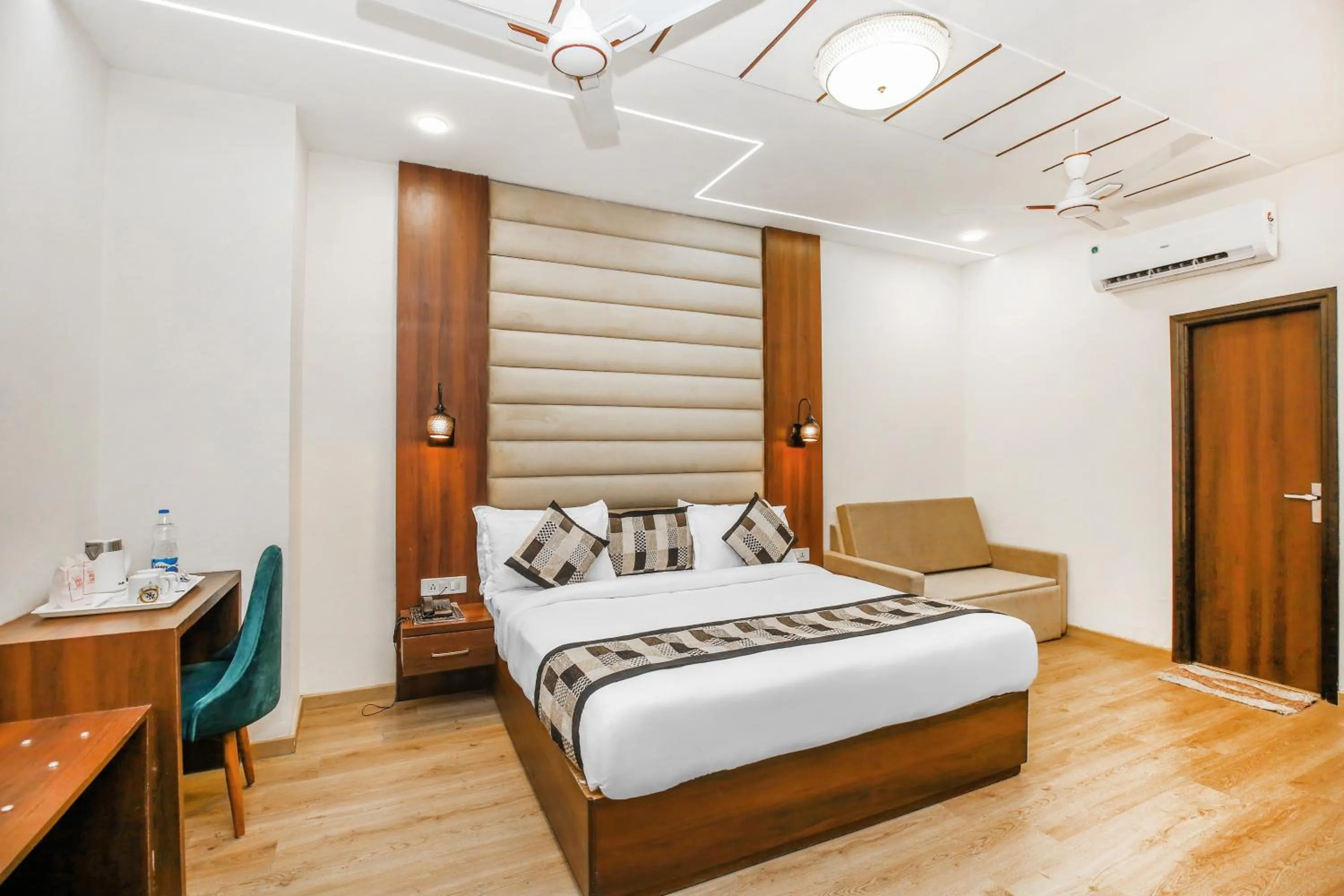 Bed in Hotel Karan Residency - 5 Min Walk From Golden Temple