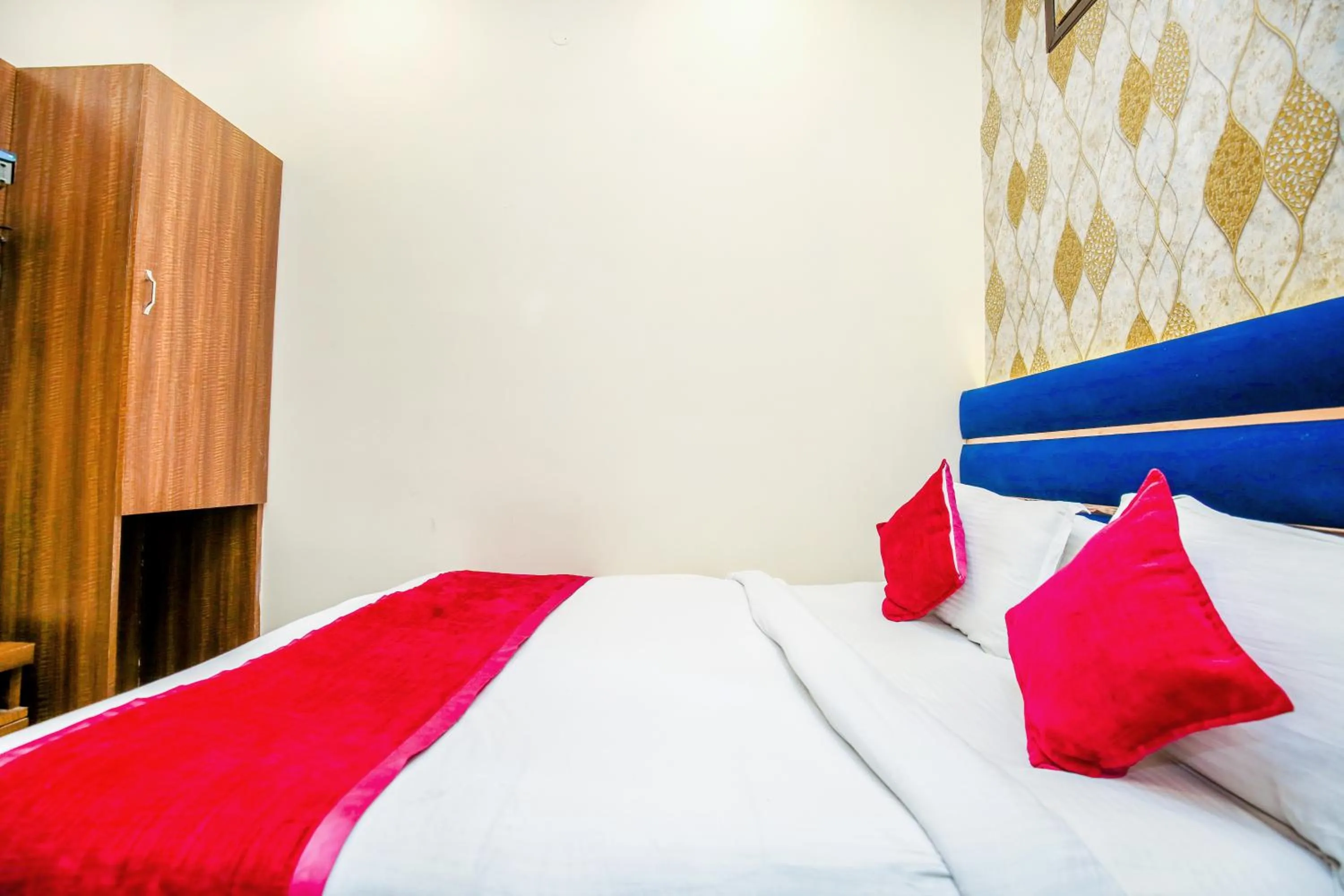 Bed in Hotel Karan Residency - 5 Min Walk From Golden Temple