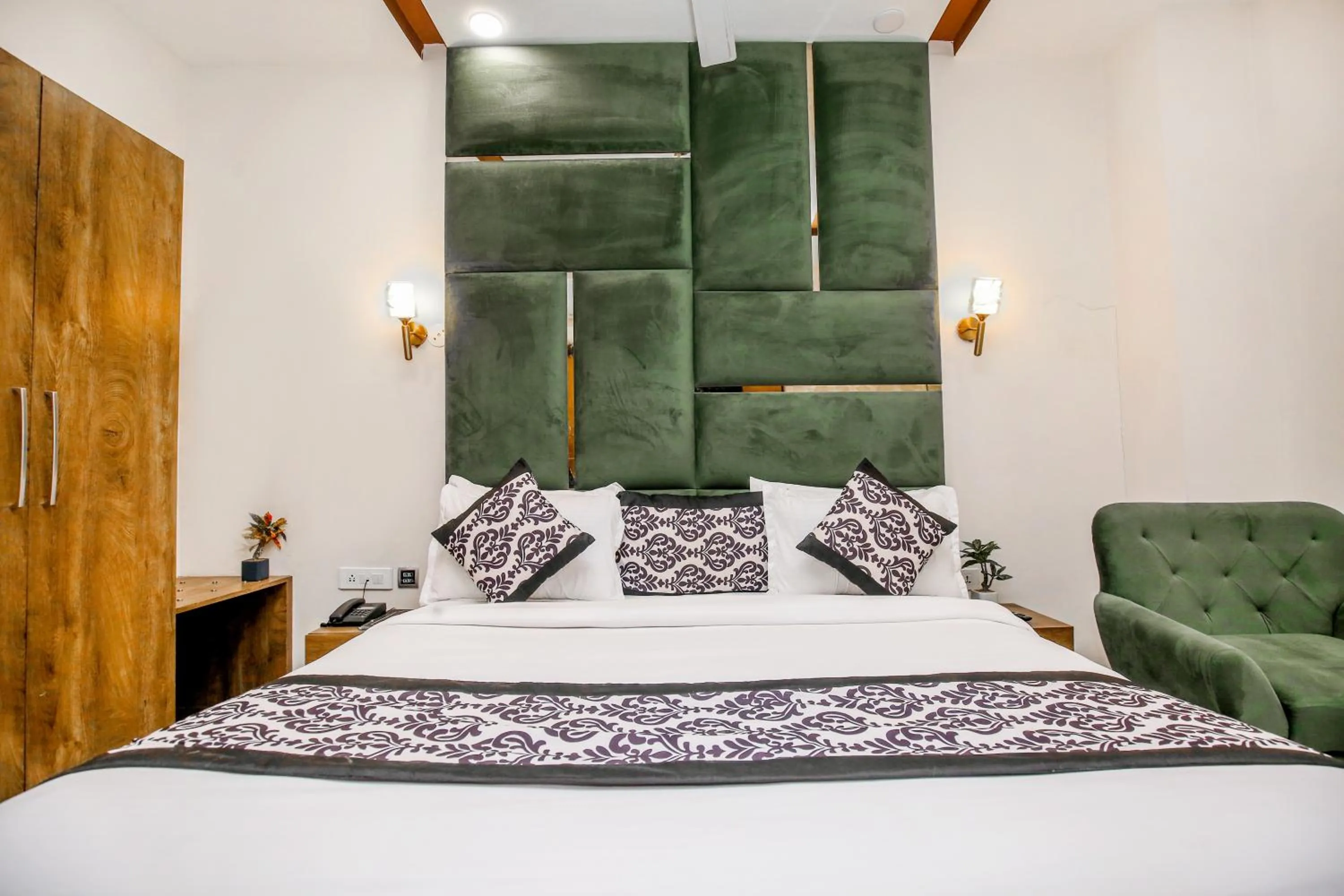 Bed in Hotel Karan Residency - 5 Min Walk From Golden Temple