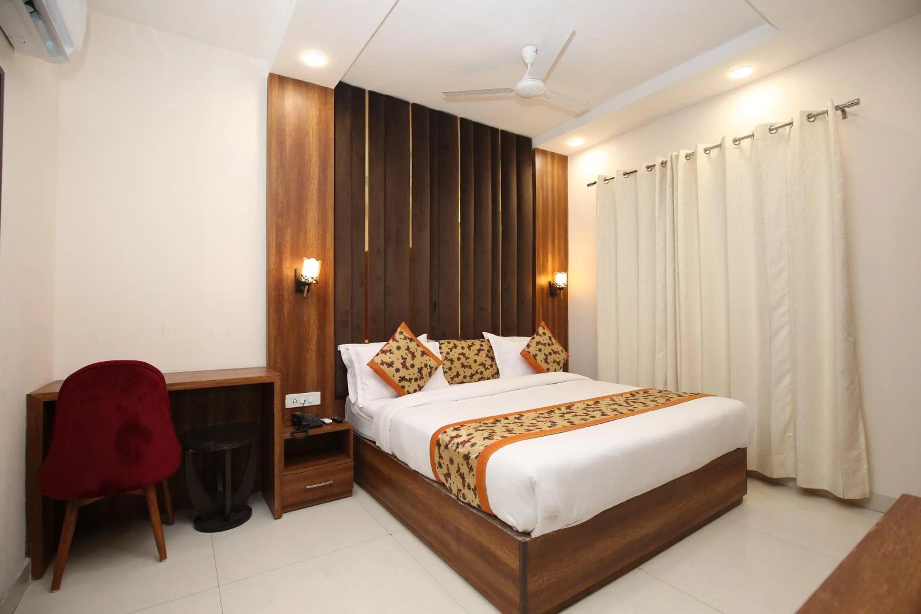 Bed in Hotel Karan Residency - 5 Min Walk From Golden Temple