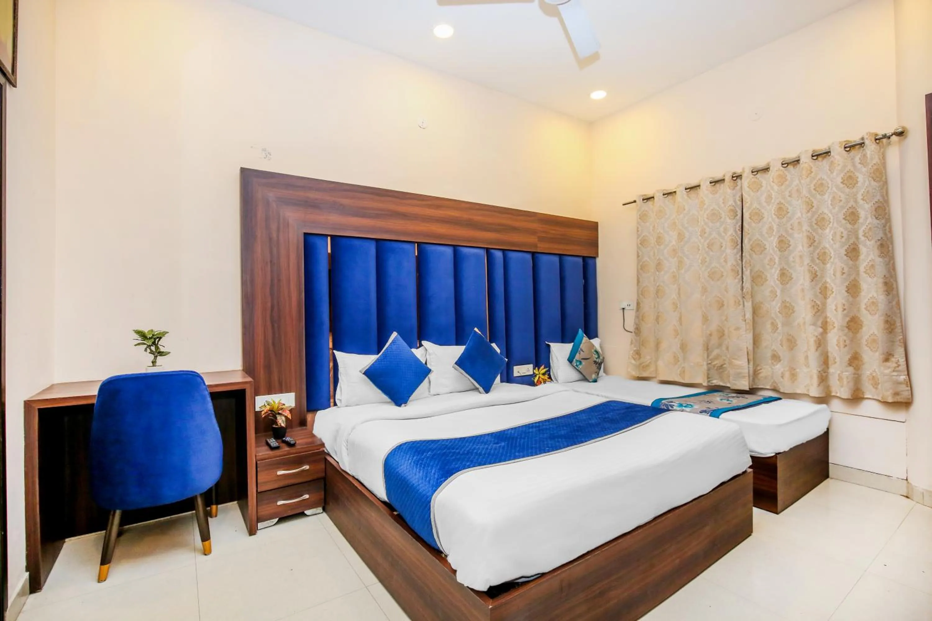 Bed in Hotel Karan Residency - 5 Min Walk From Golden Temple