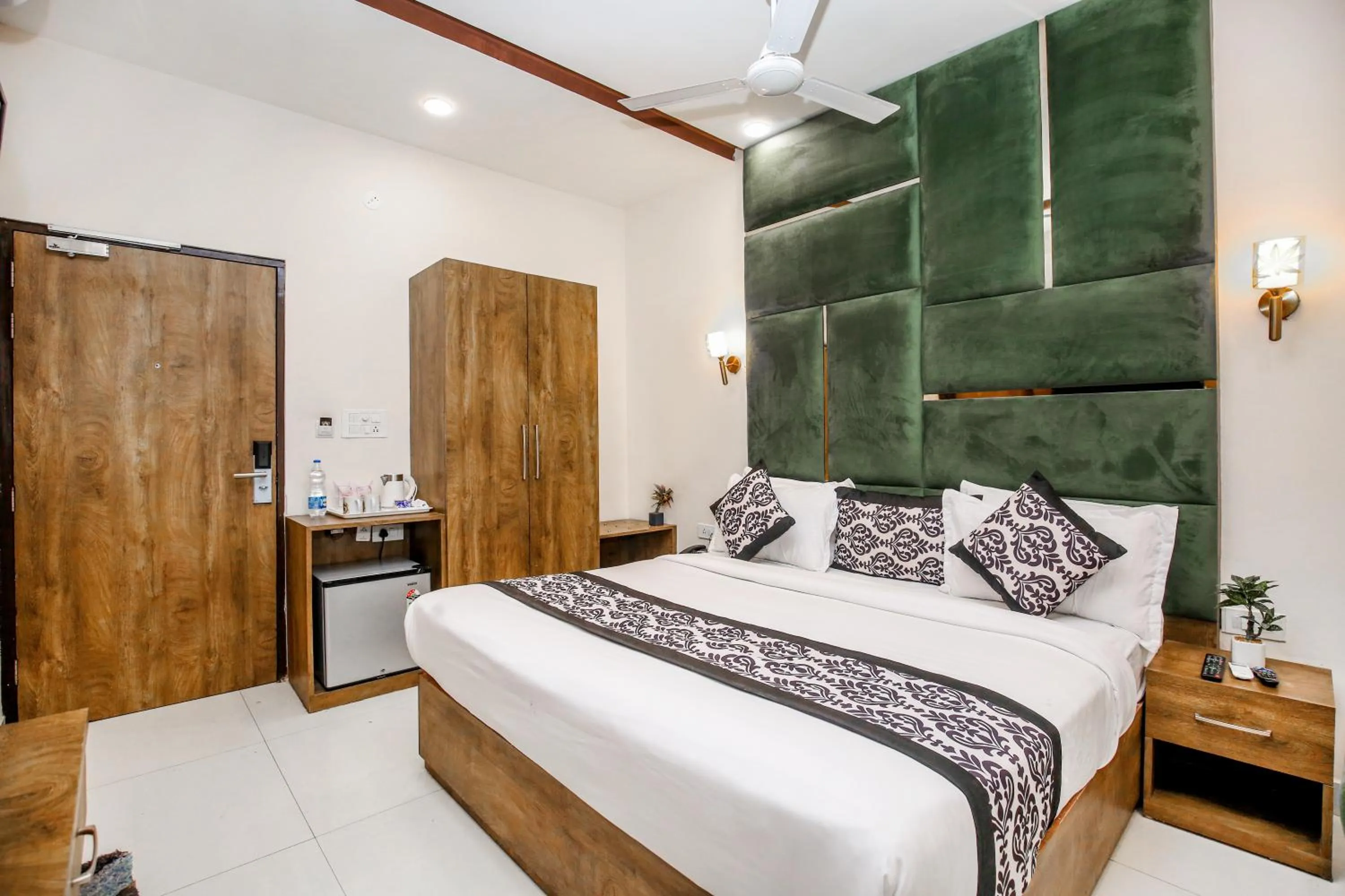 Bed in Hotel Karan Residency - 5 Min Walk From Golden Temple