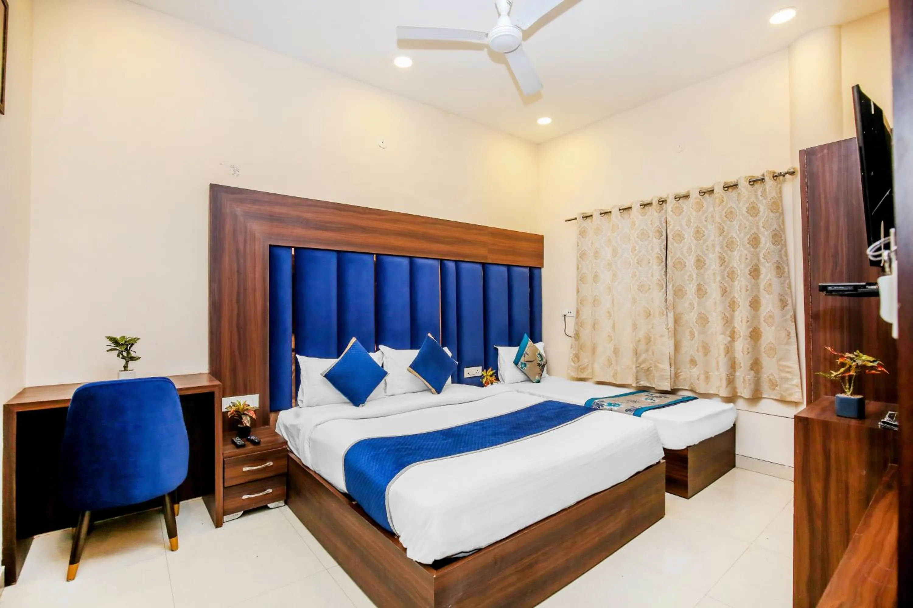 Bed in Hotel Karan Residency - 5 Min Walk From Golden Temple