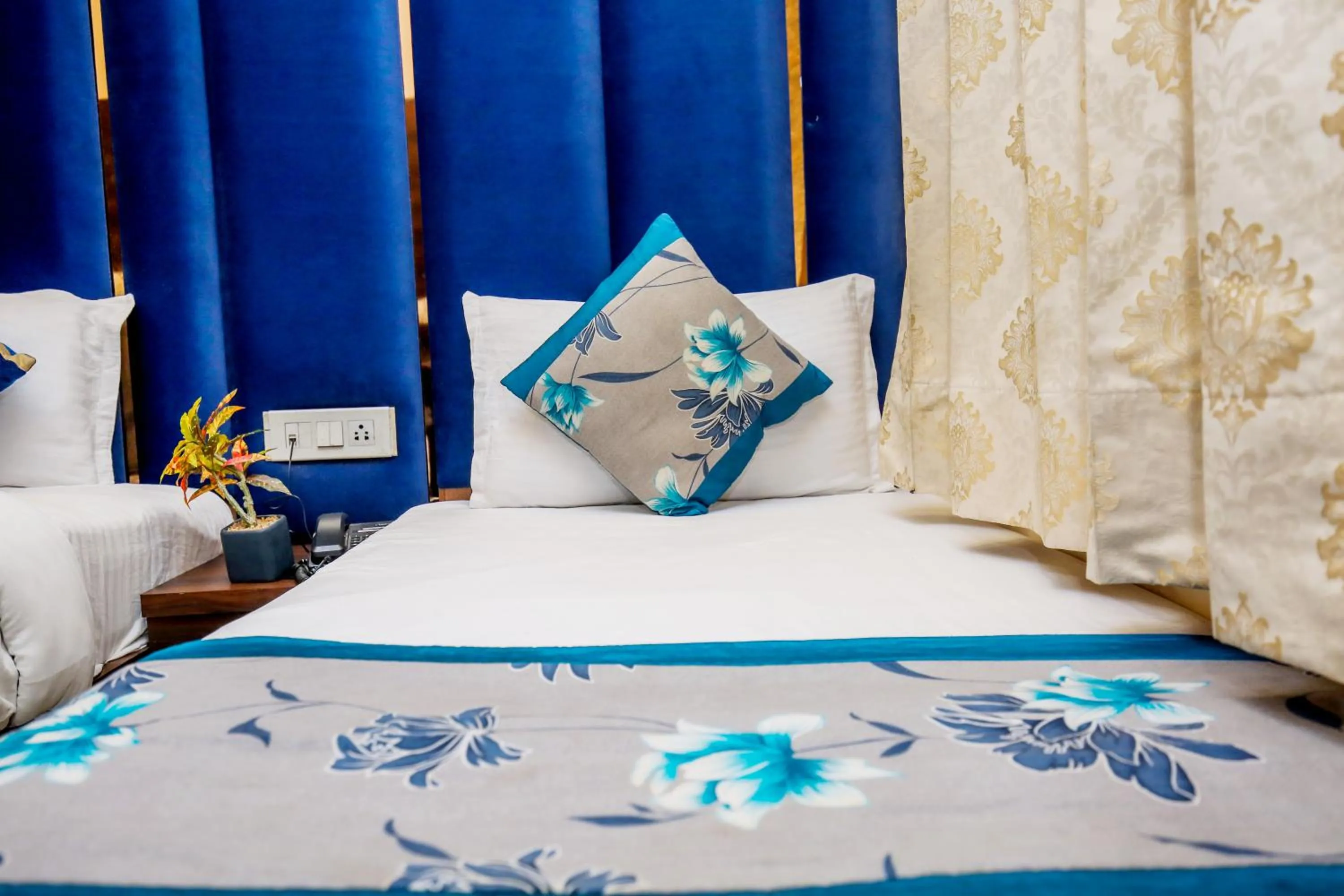 Bed in Hotel Karan Residency - 5 Min Walk From Golden Temple