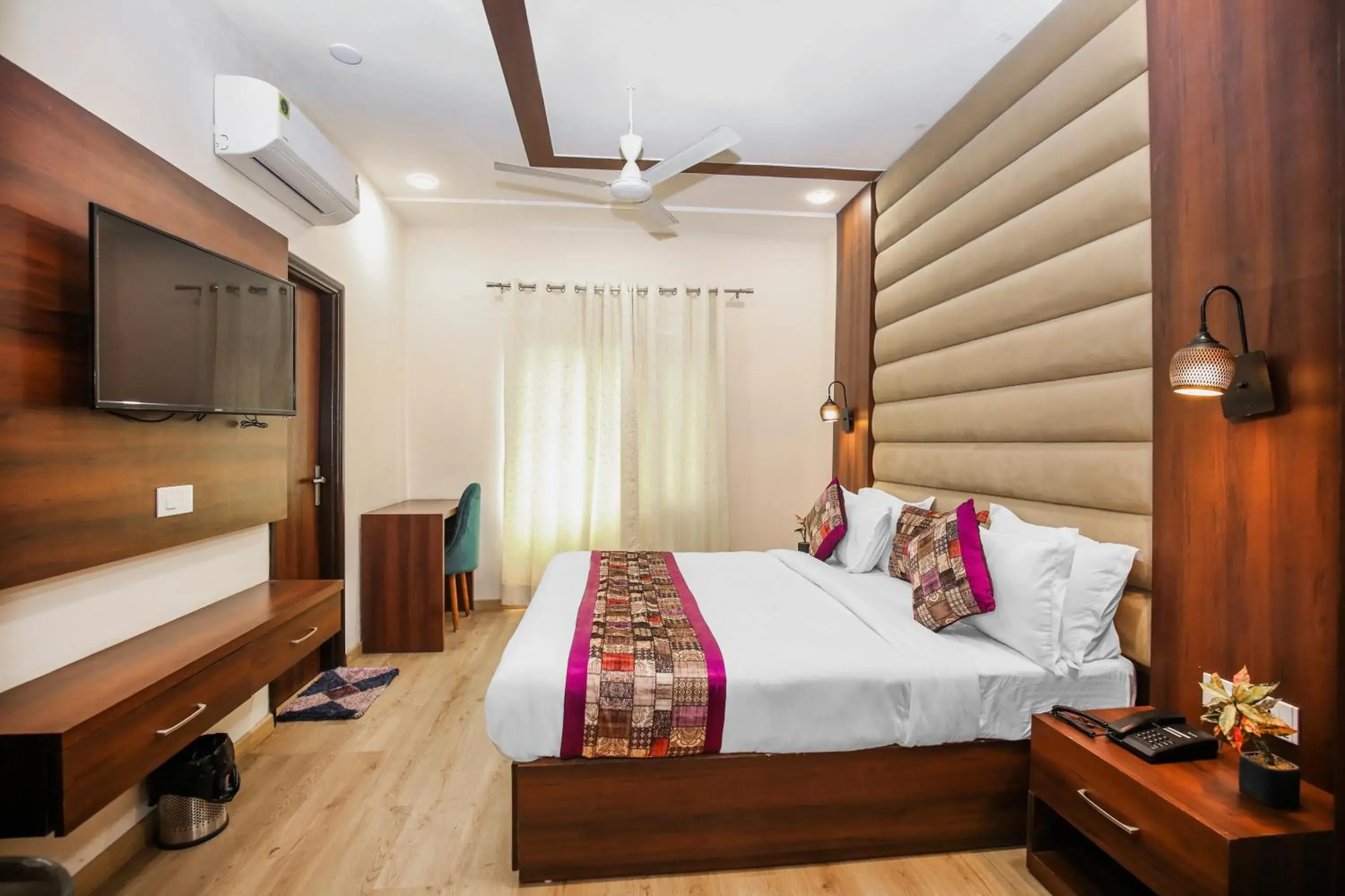 Hotel Karan Residency - 5 Min Walk From Golden Temple Hotel Karan Residency - 5 Min Walk From Golden Temple