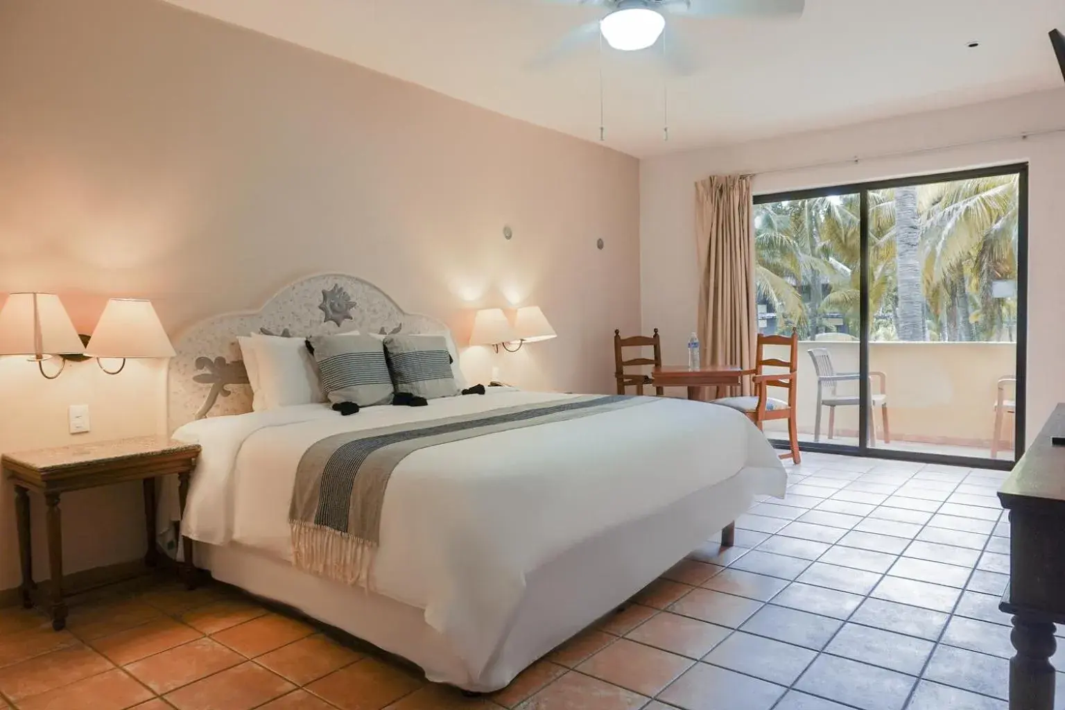 Garden view, Bed in Reef Yucatán All Inclusive & Convention Center Garden view, Bed in Reef Yucatán All Inclusive & Convention Center