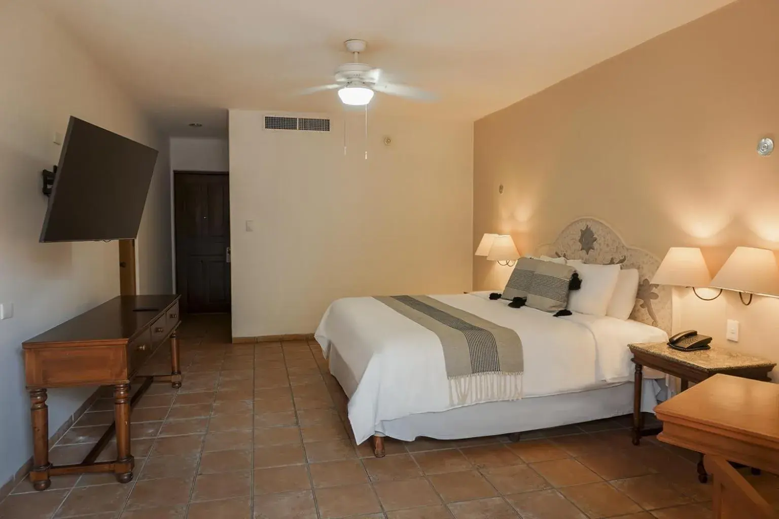 Garden view, Bed in Reef Yucatán All Inclusive & Convention Center Garden view, Bed in Reef Yucatán All Inclusive & Convention Center