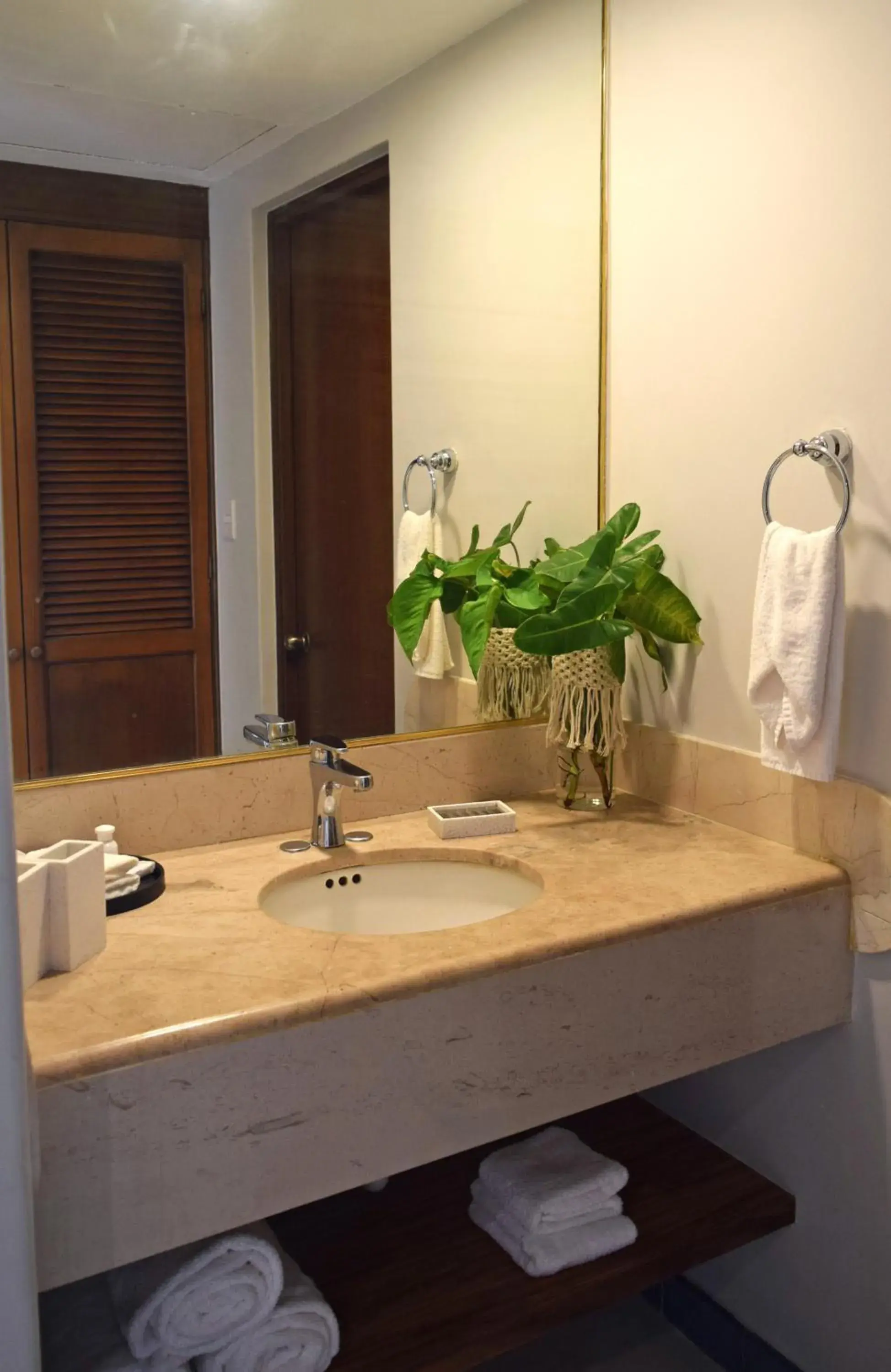 Bathroom in Reef Yucatán All Inclusive & Convention Center Bathroom in Reef Yucatán All Inclusive & Convention Center