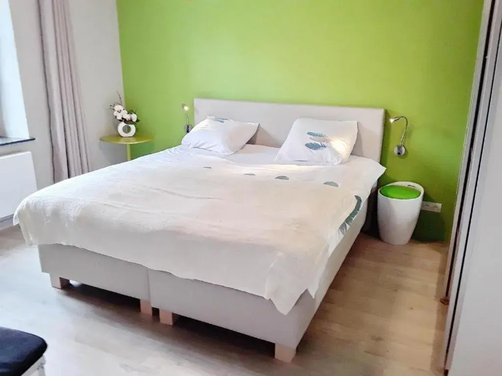 Double Room - single occupancy in Le Jardin du Thé Bord de la Meuse Double Room - single occupancy in Le Jardin du Thé Bord de la Meuse