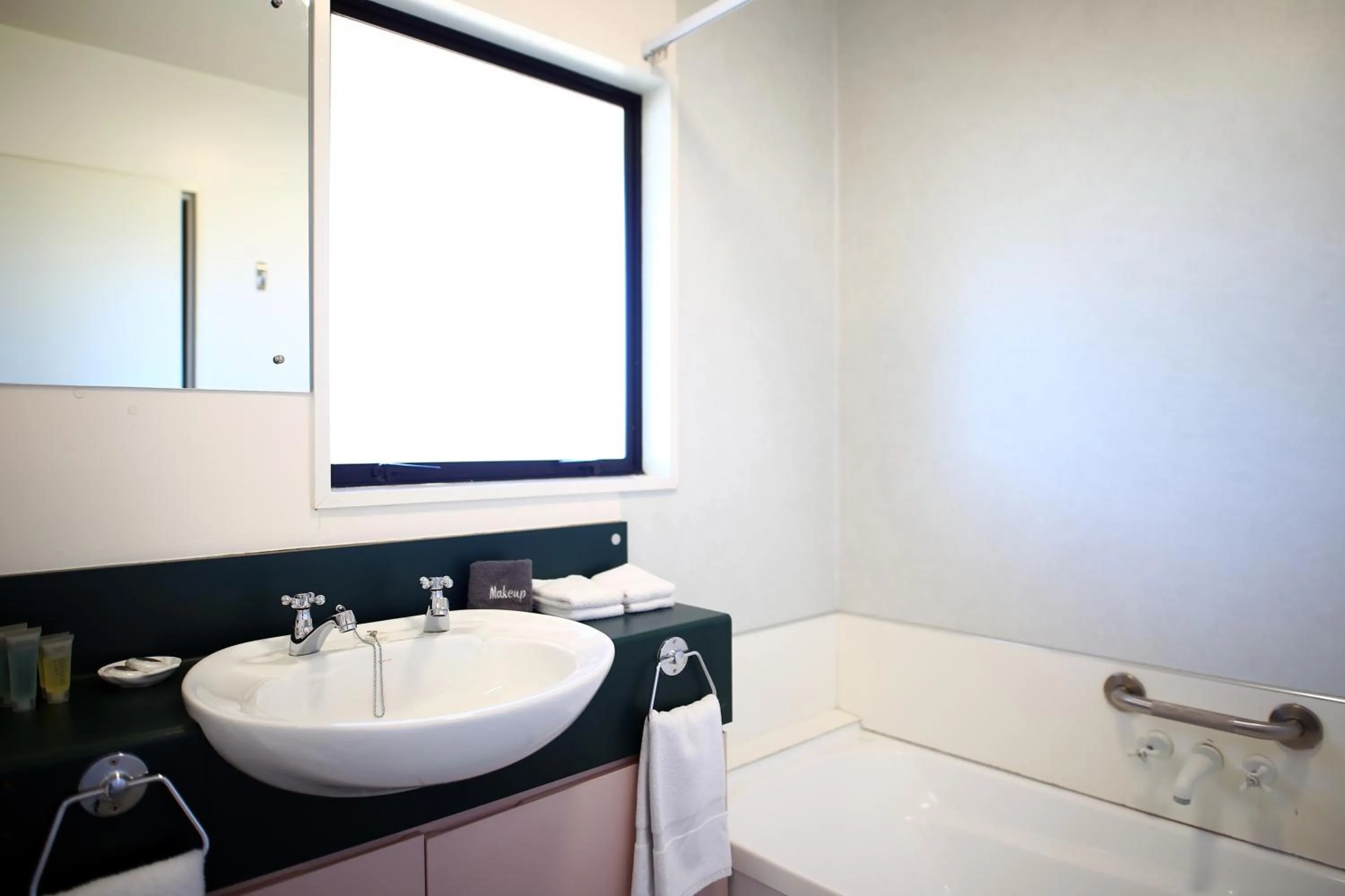 Bathroom in Heritage Court Lodge Oamaru