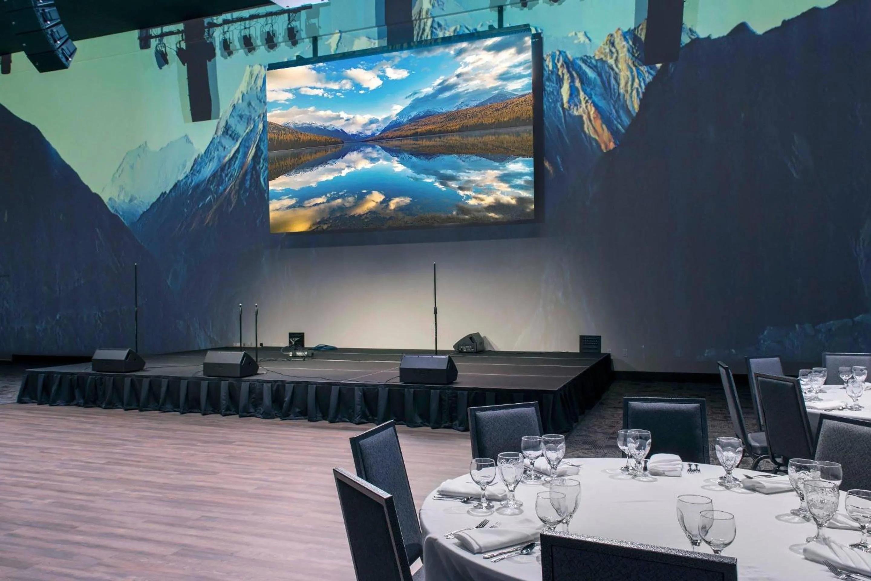 Meeting/conference room in Copper King Convention Center, an Ascend Collection Hotel