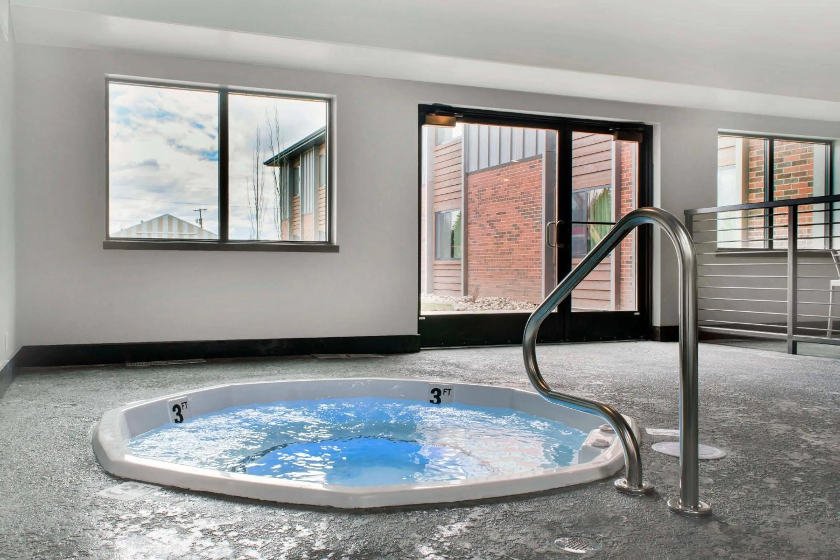 Swimming pool in Copper King Convention Center, an Ascend Collection Hotel