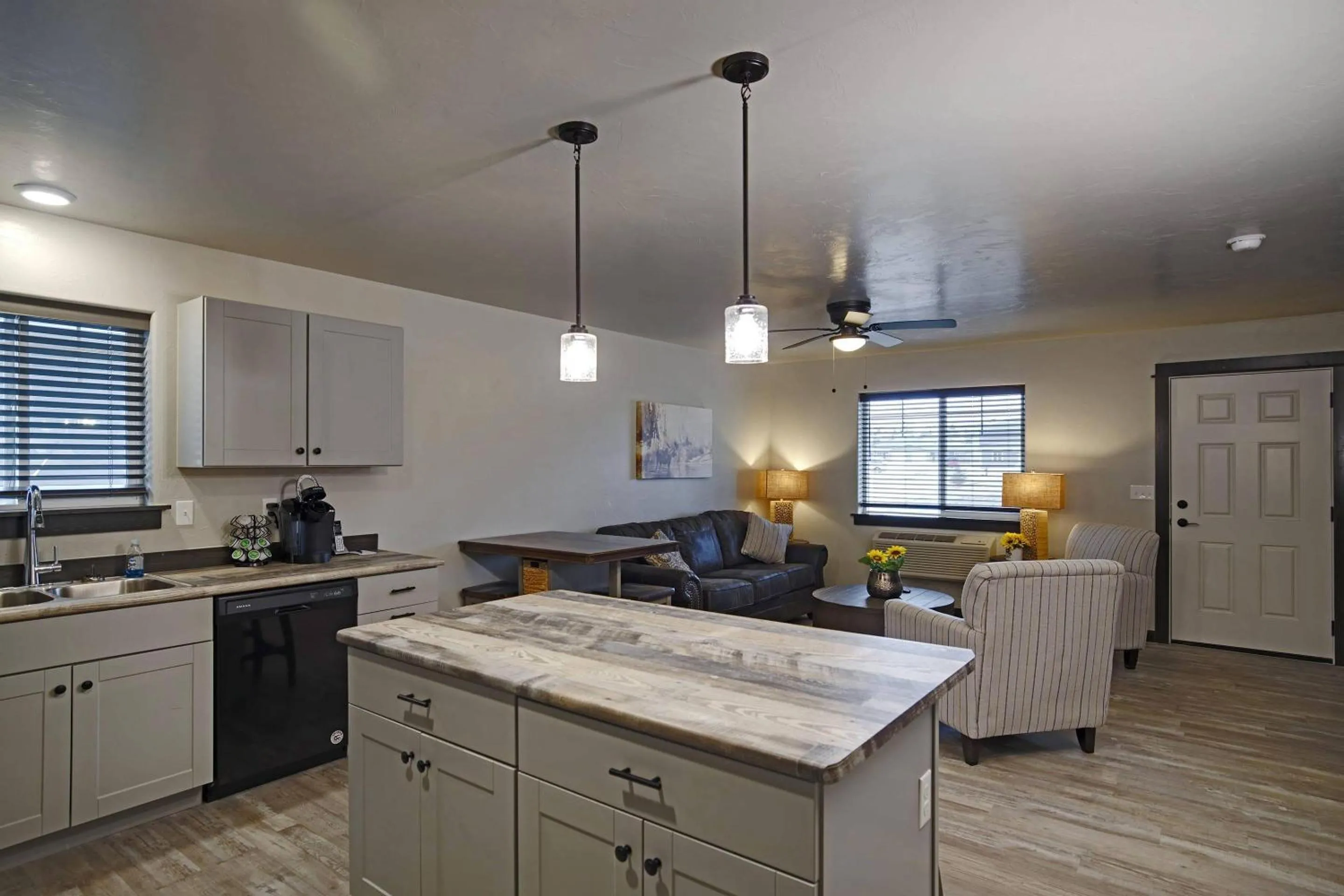Bedroom in Copper King Convention Center, an Ascend Collection Hotel