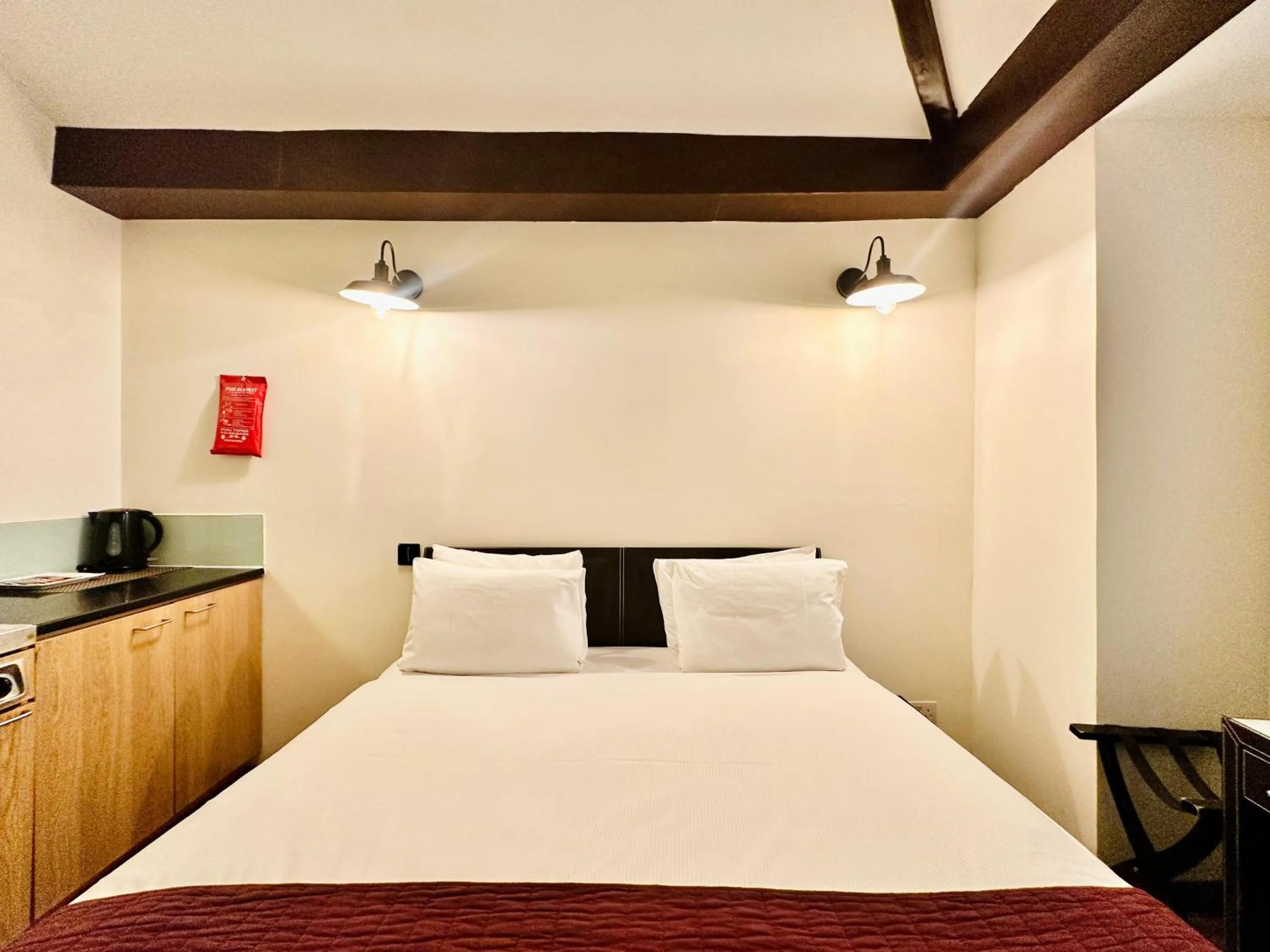 Bed in The Royale Chulan Hyde Park Hotel