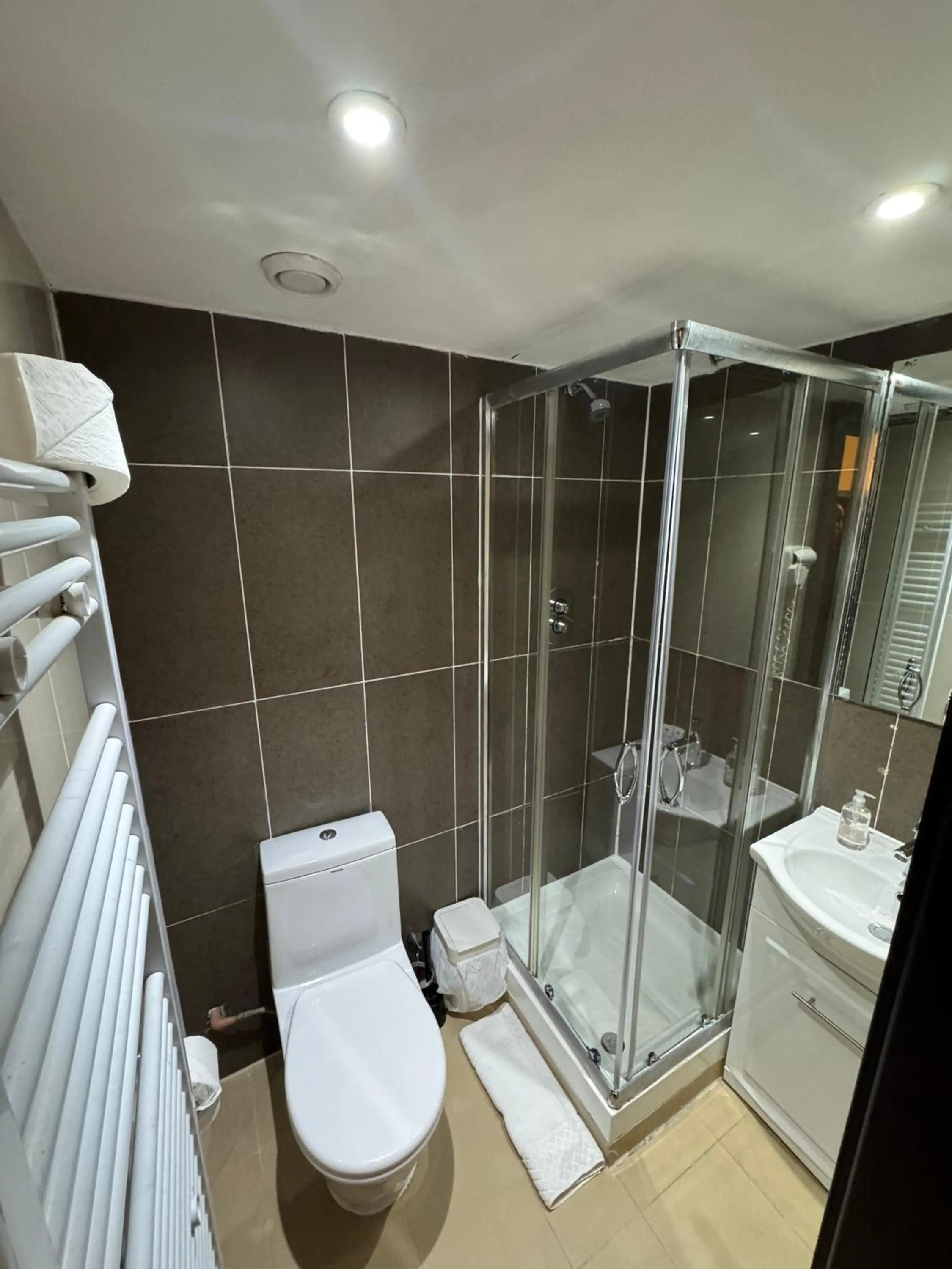 Bathroom in The Royale Chulan Hyde Park Hotel