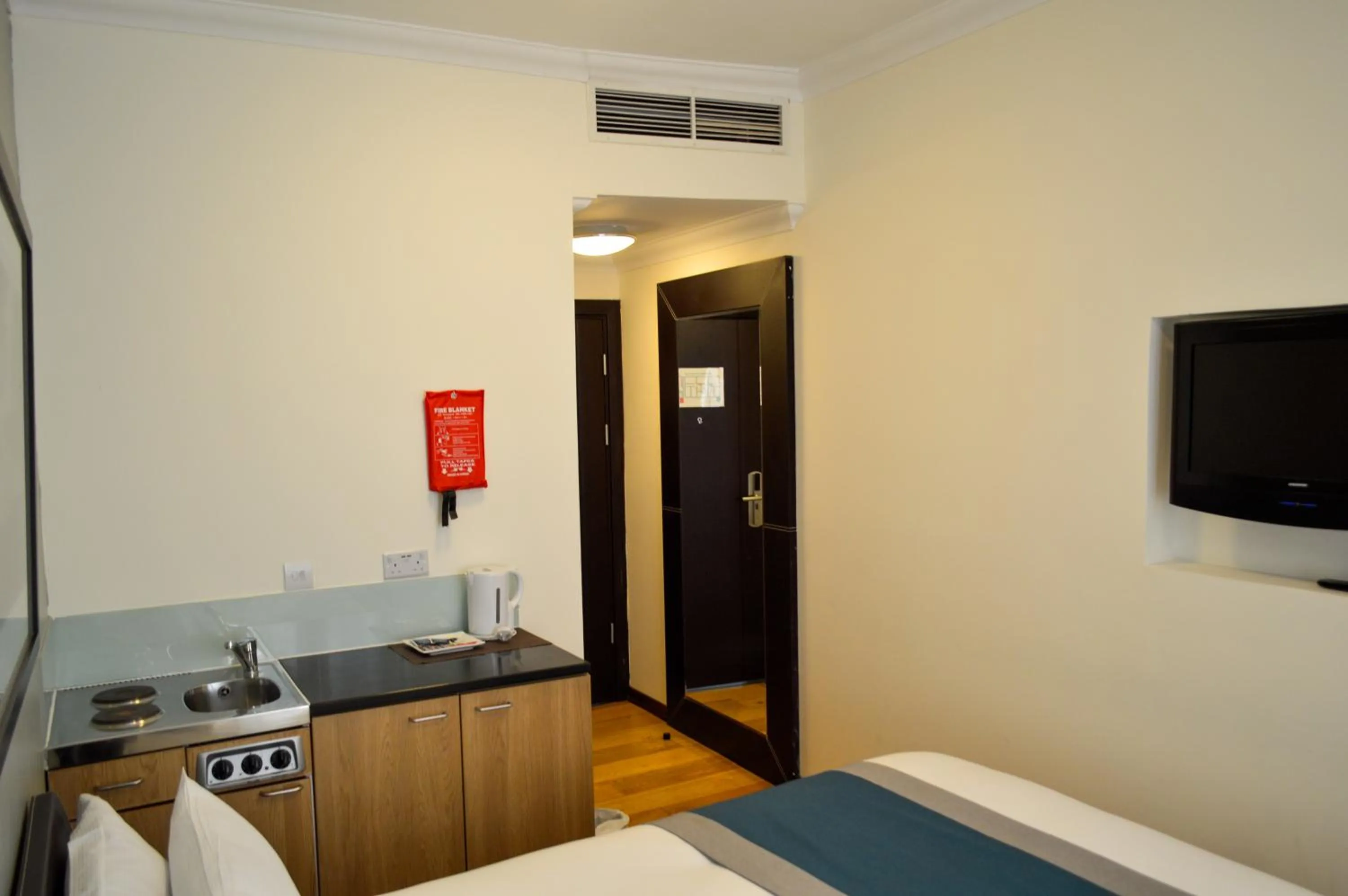 Bed in The Royale Chulan Hyde Park Hotel