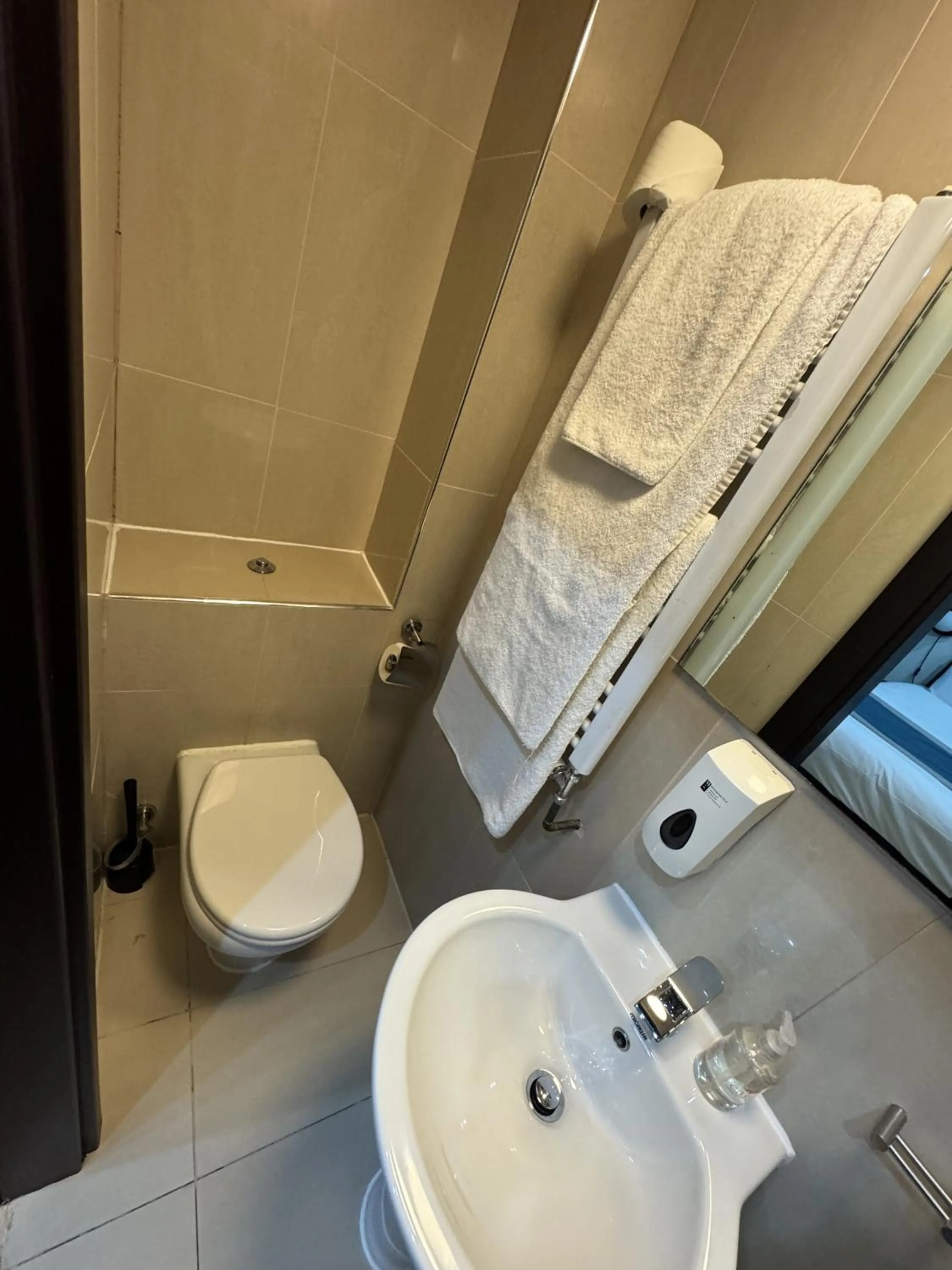 Toilet in The Royale Chulan Hyde Park Hotel