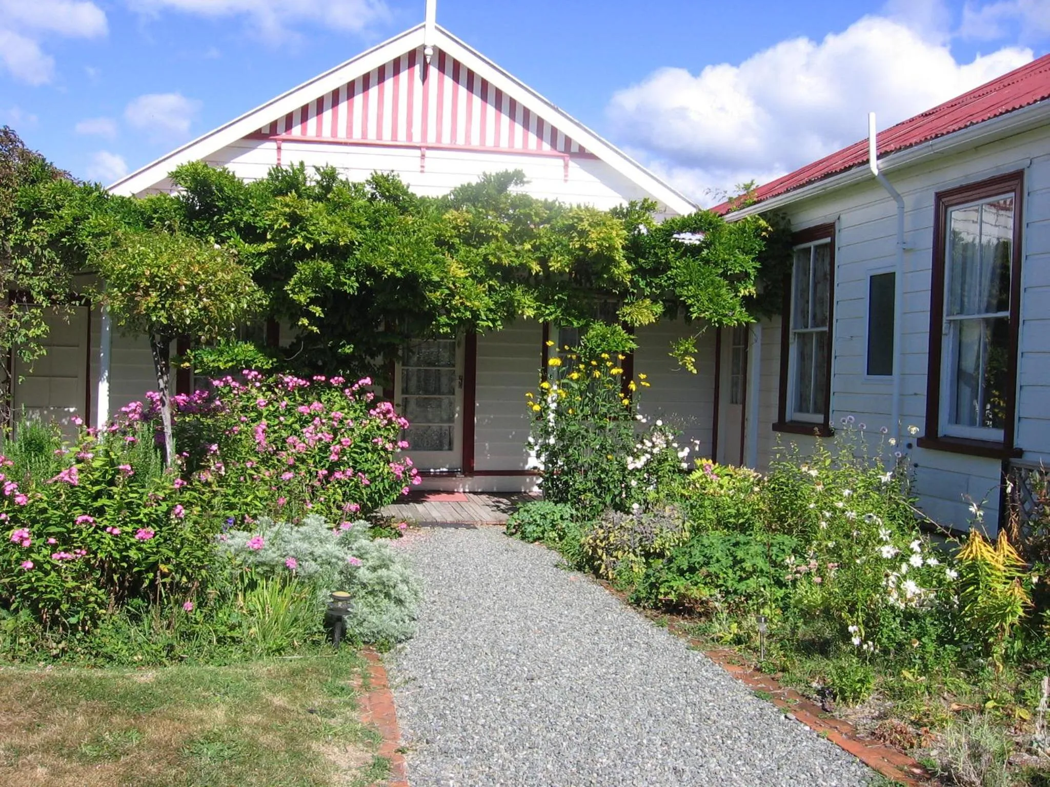 Garden in Murrells Grand View House
