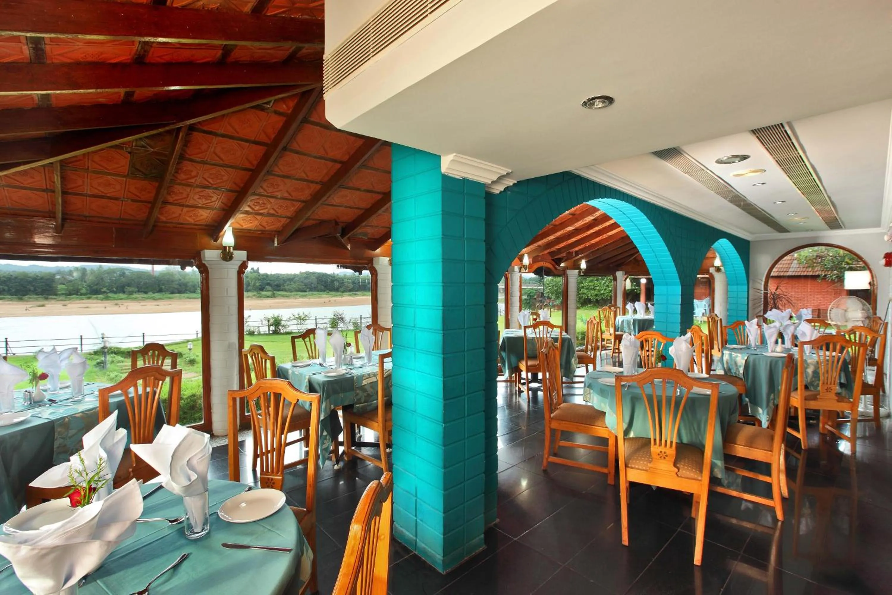 Restaurant/places to eat in The River Retreat Heritage Ayurvedic Resort