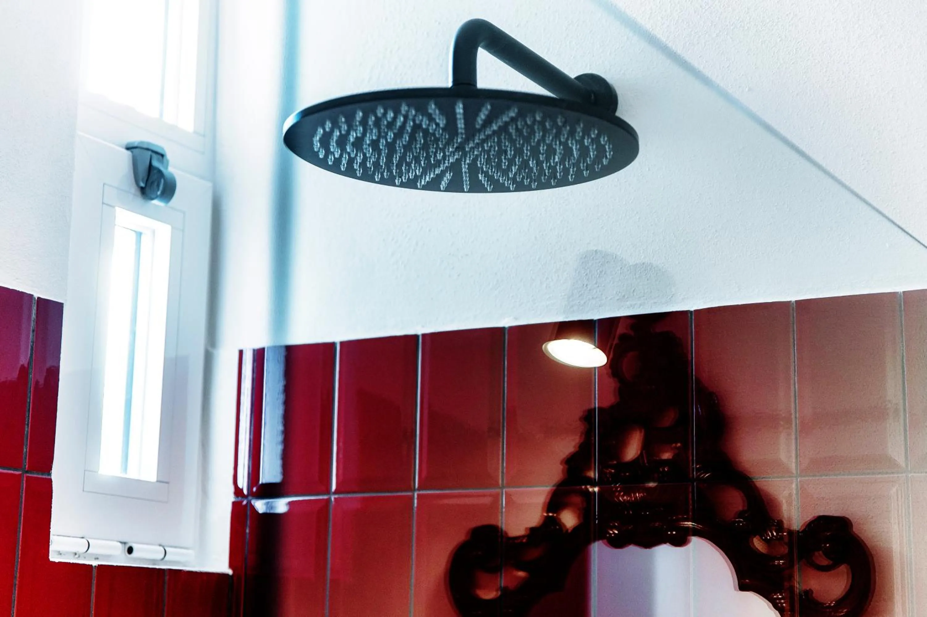 Shower in La Casa Dei Viaggiatori by "The House Of Travelers"