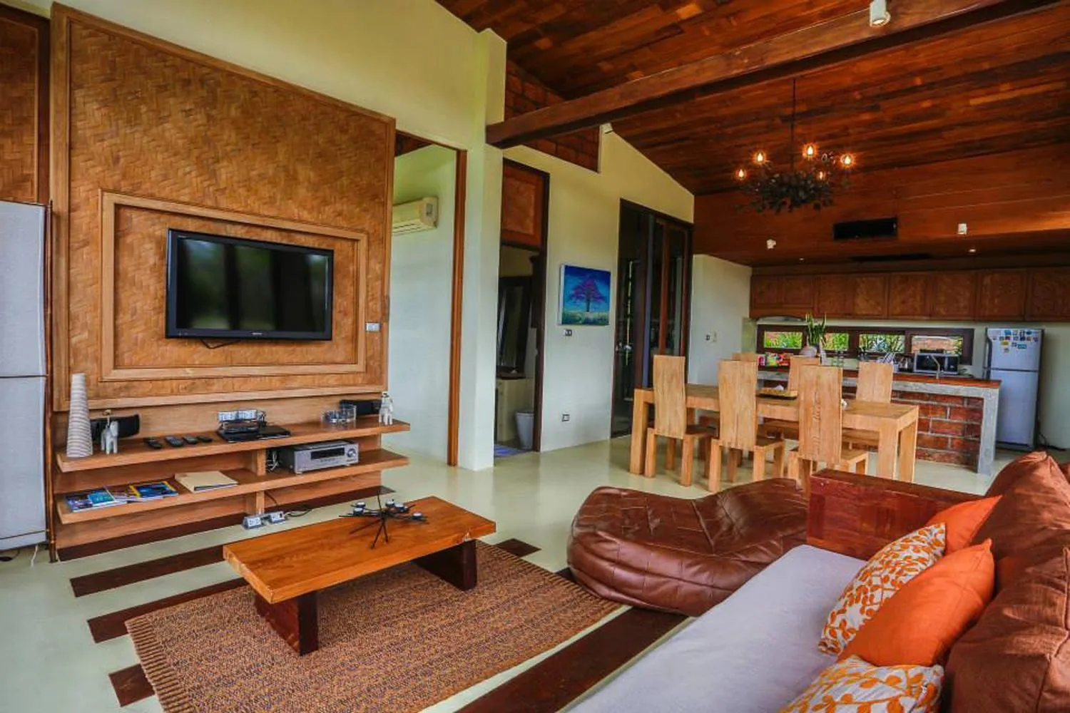 Library in Puripai Villa