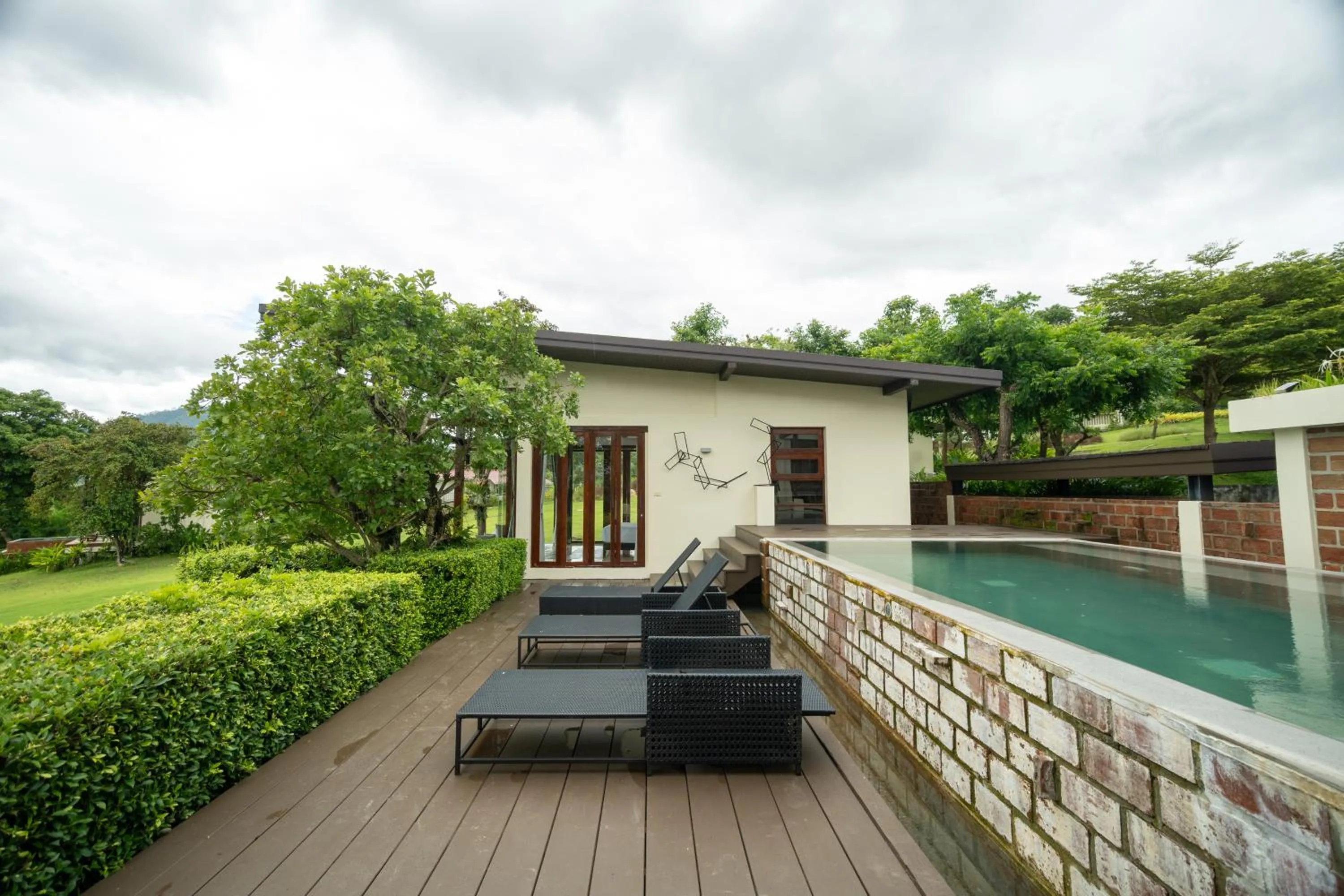 Swimming pool in Puripai Villa