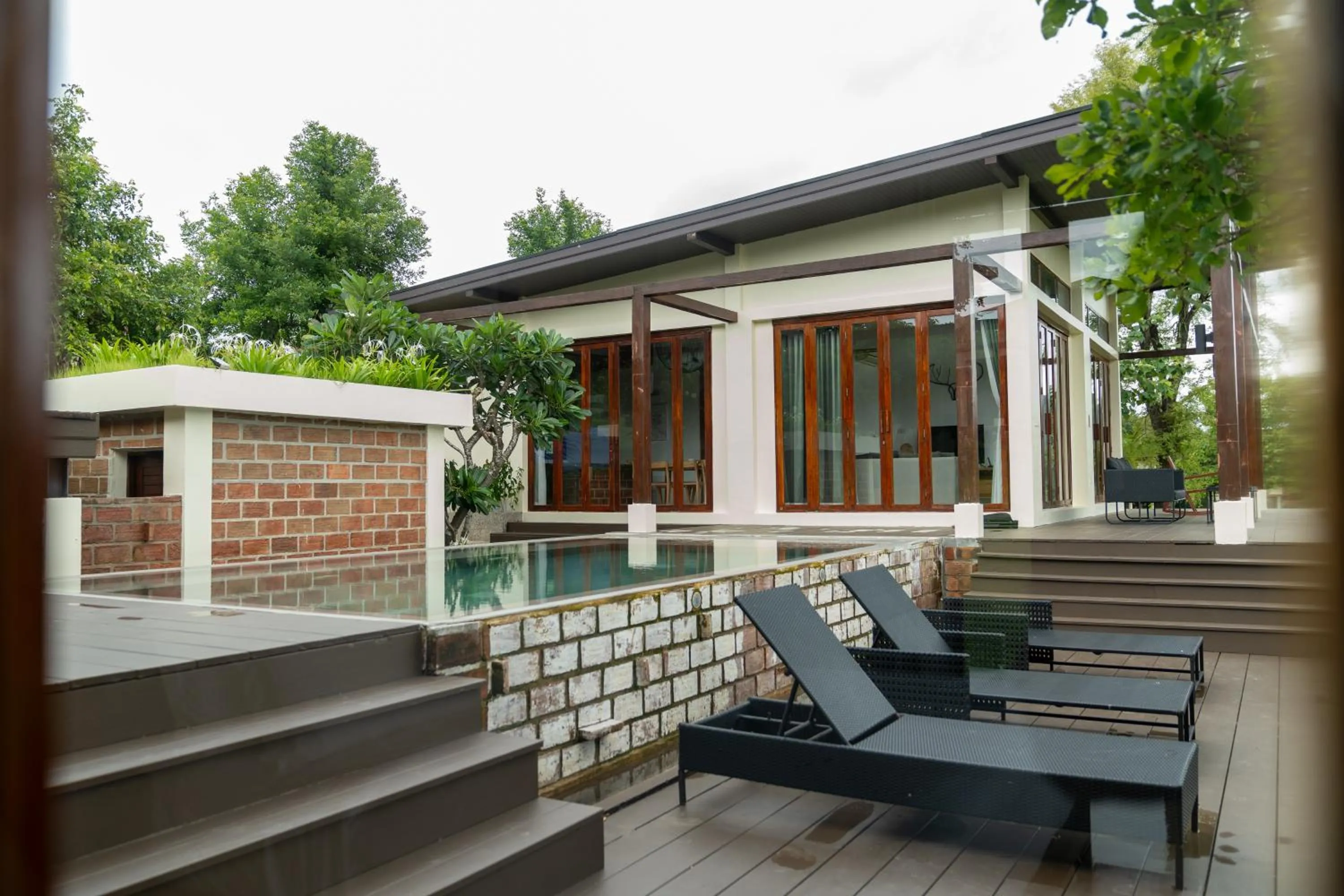 Swimming pool in Puripai Villa