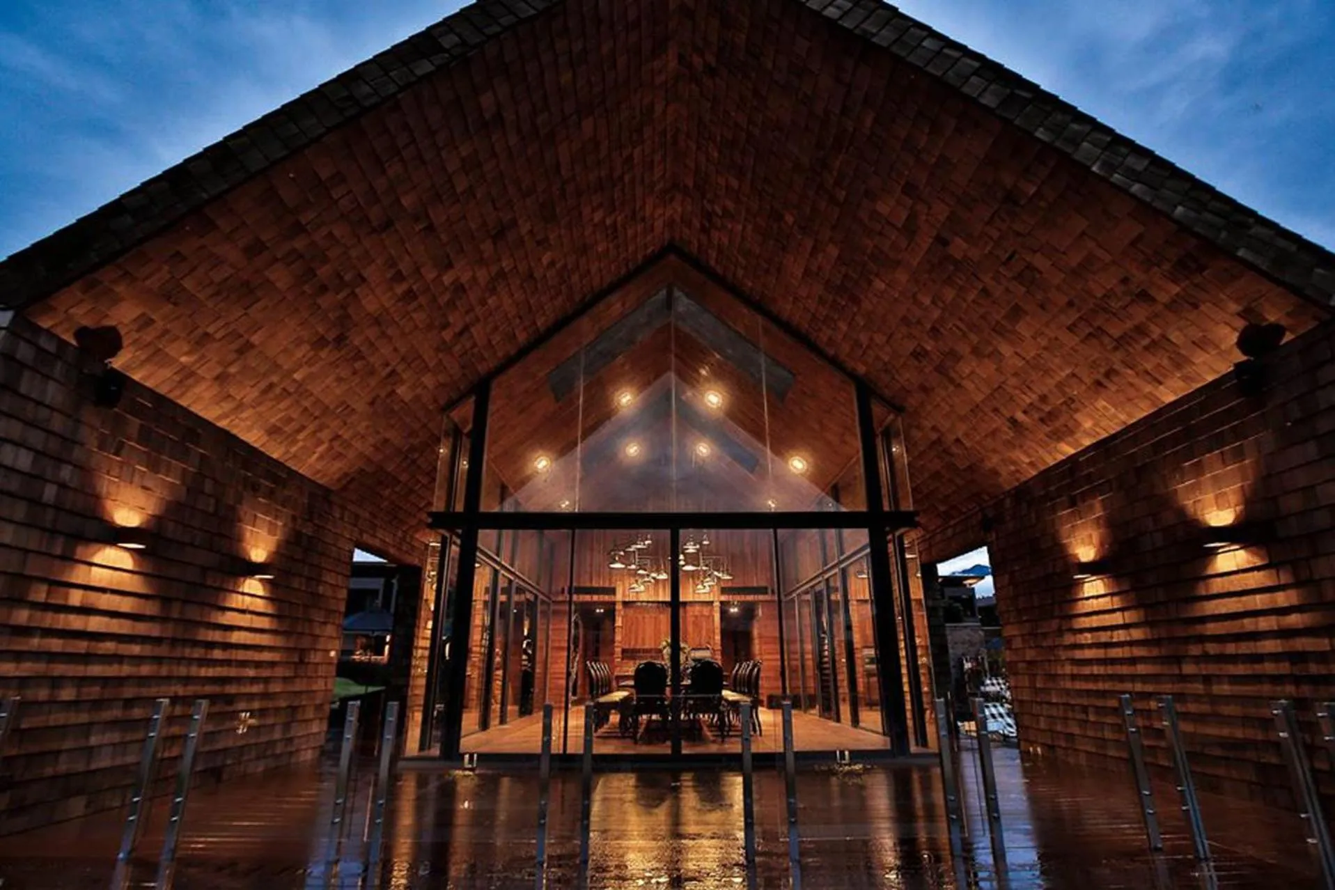 Restaurant/places to eat in Puripai Villa