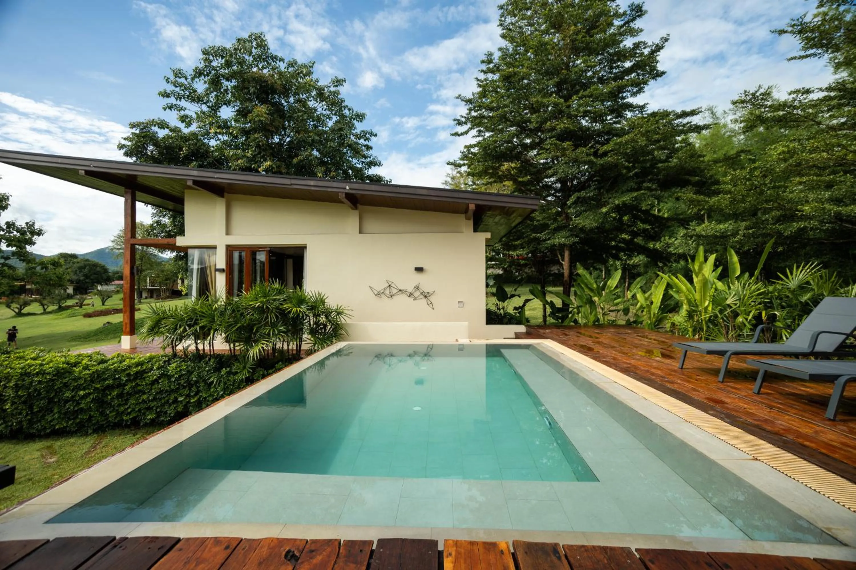 Swimming pool in Puripai Villa