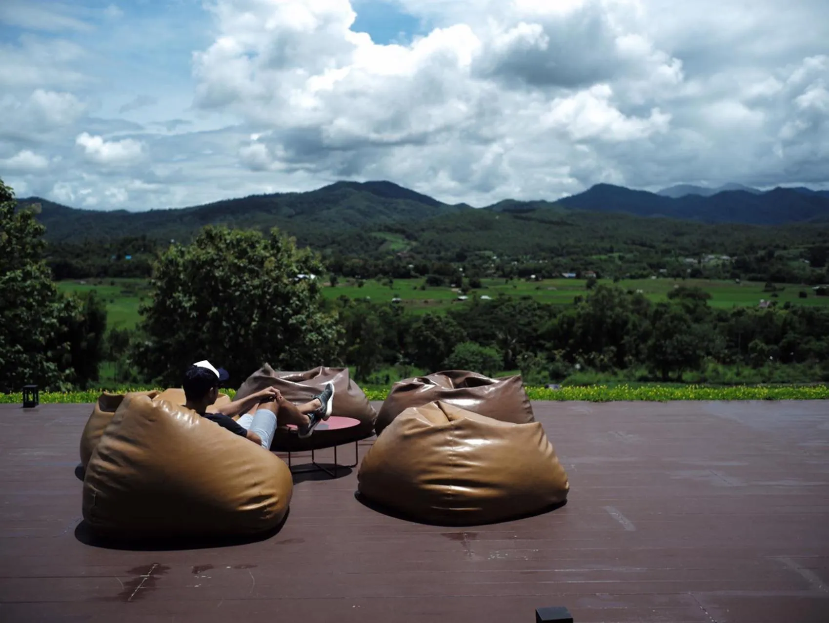 Restaurant/places to eat in Puripai Villa