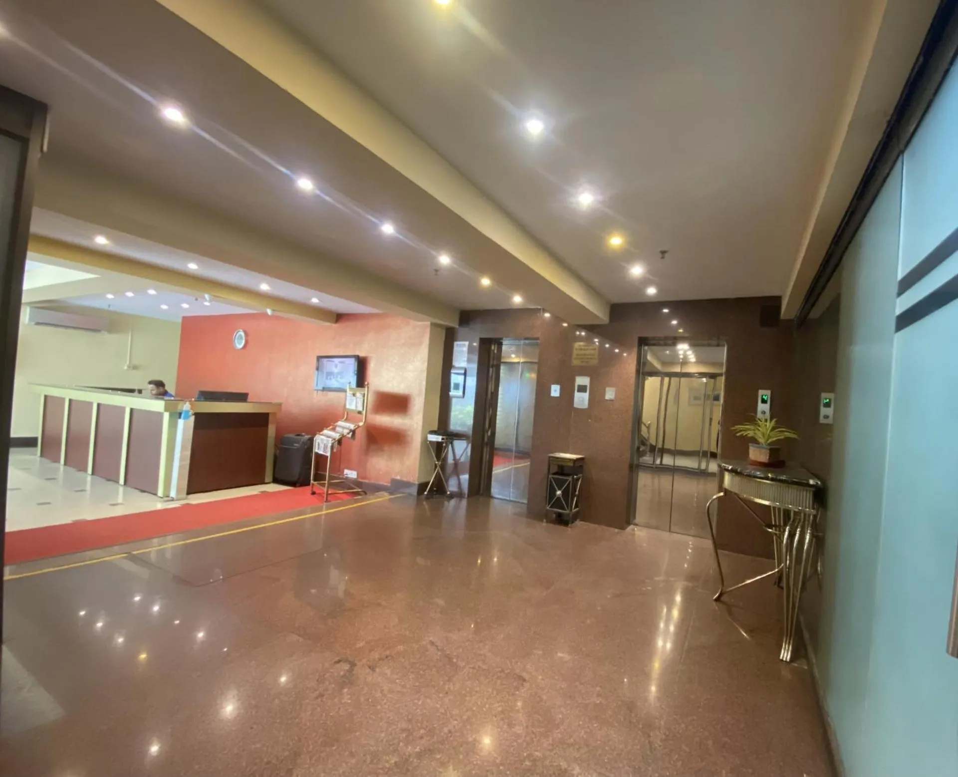 Communal lounge/ TV room in Astoria Hotel