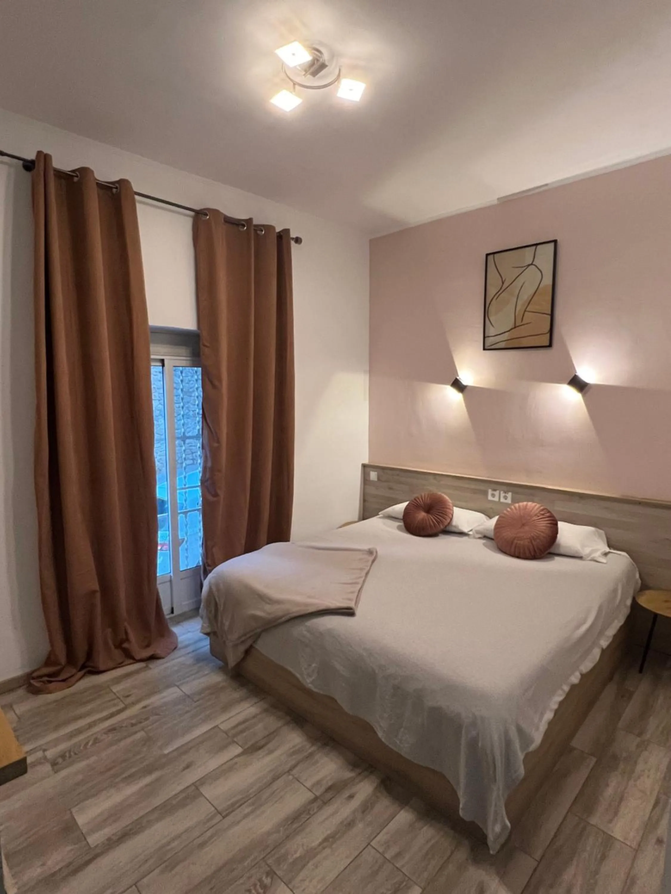 Photo of the whole room, Bed in Casa Durán Alicante