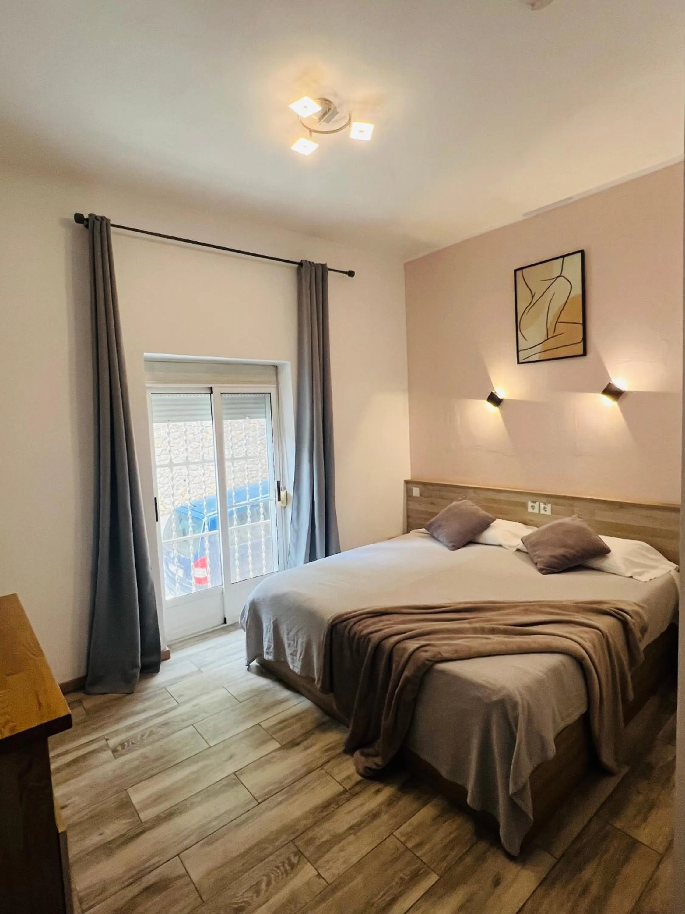 Photo of the whole room, Bed in Casa Durán Alicante