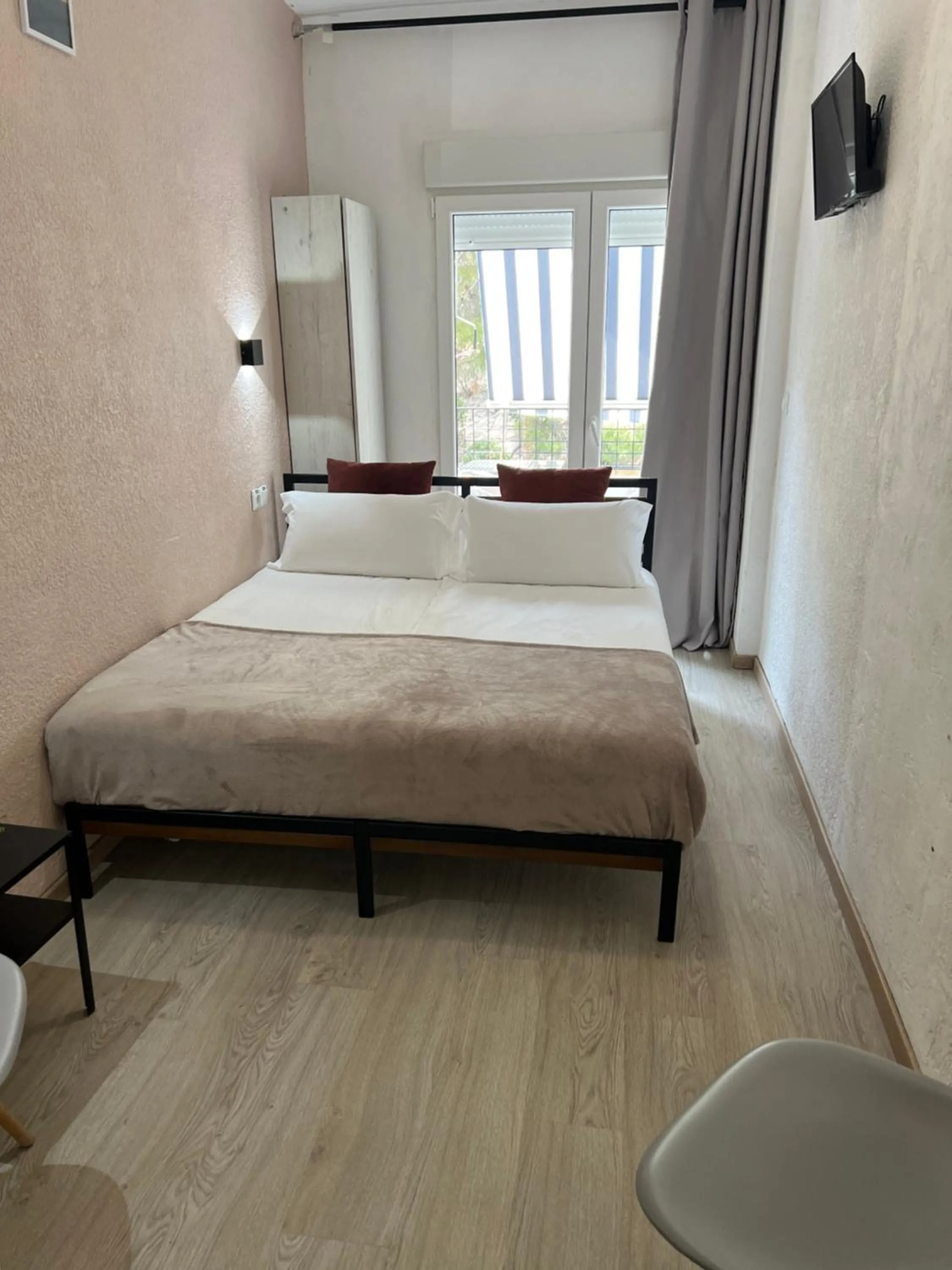 Photo of the whole room, Bed in Casa Durán Alicante