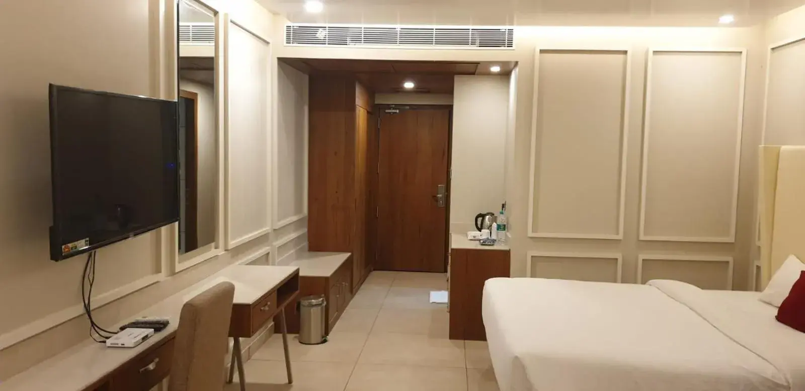 TV and multimedia, Bed in Vythiri Village TV and multimedia, Bed in Vythiri Village