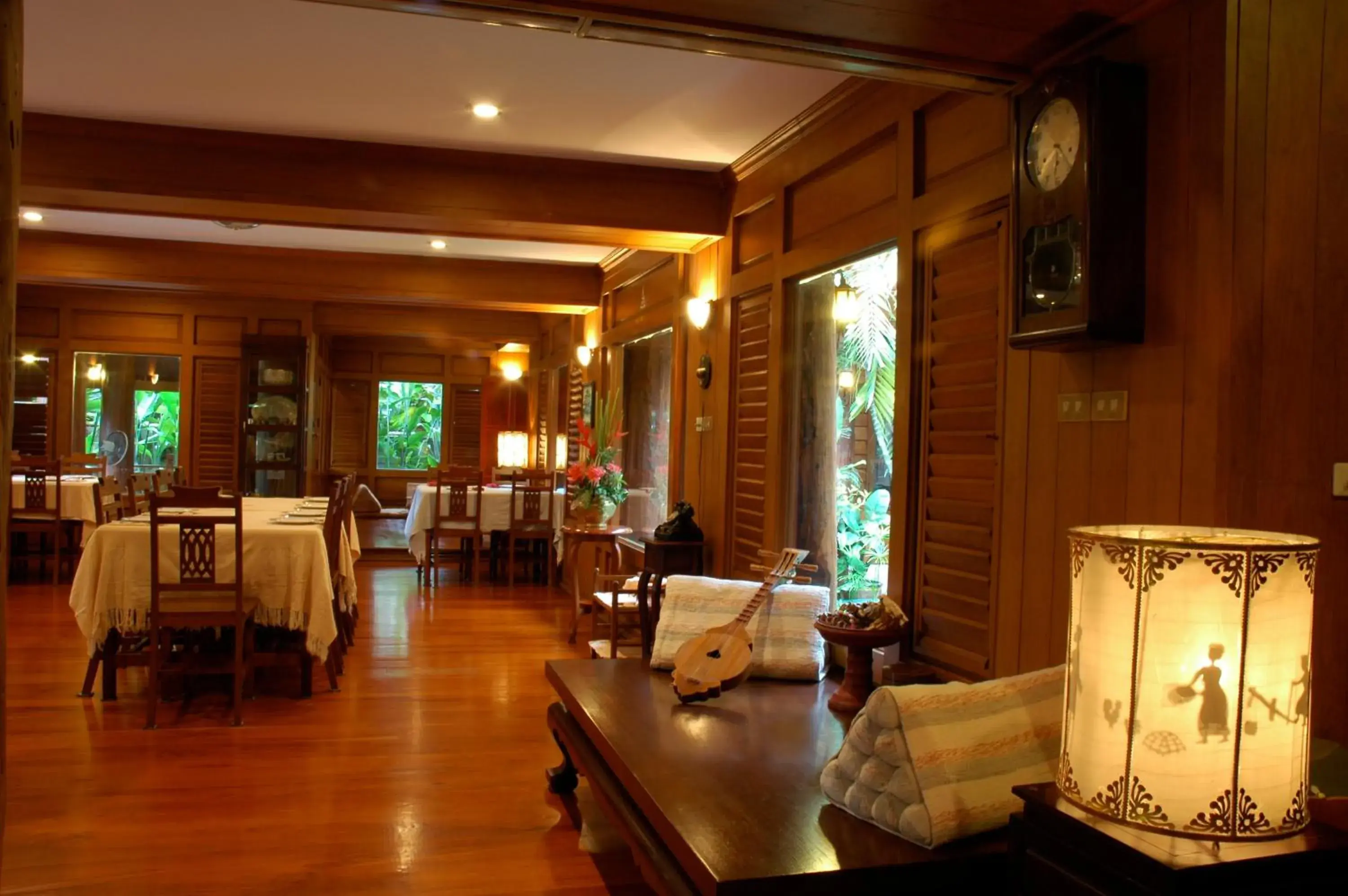 Restaurant/places to eat in Ruen Come In Restaurant/places to eat in Ruen Come In