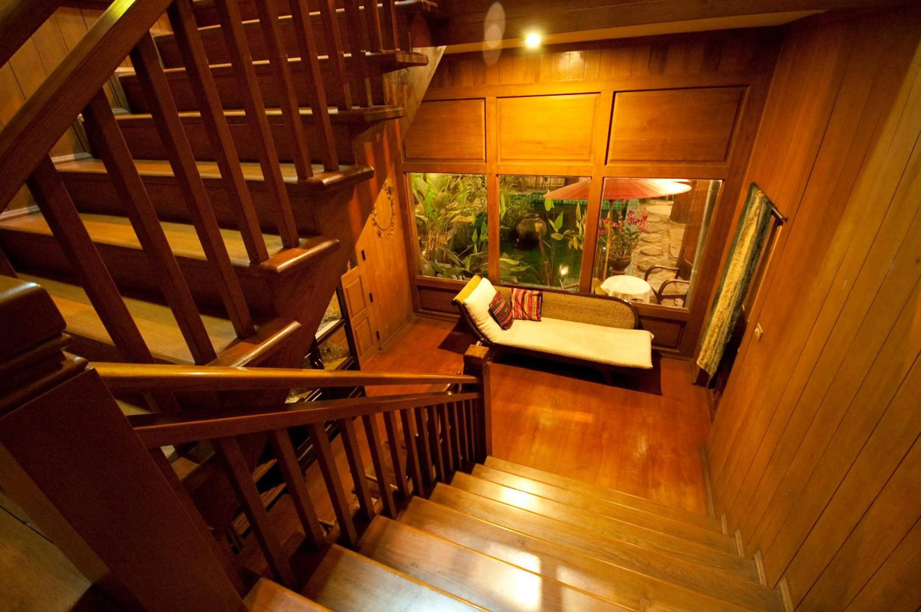 Decorative detail in Ruen Come In