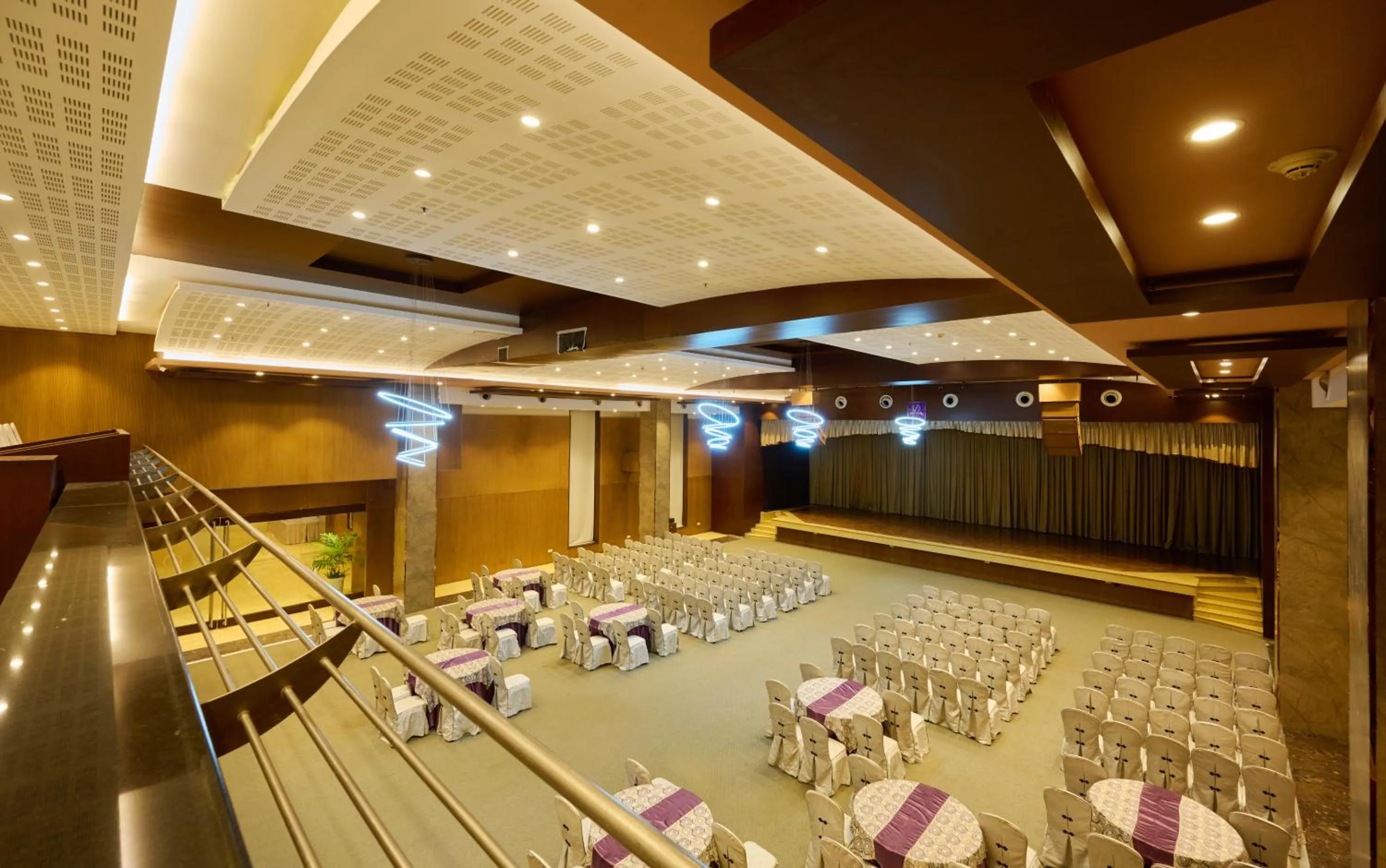 Food and drinks in Flora Airport Hotel and Convention Centre Kochi