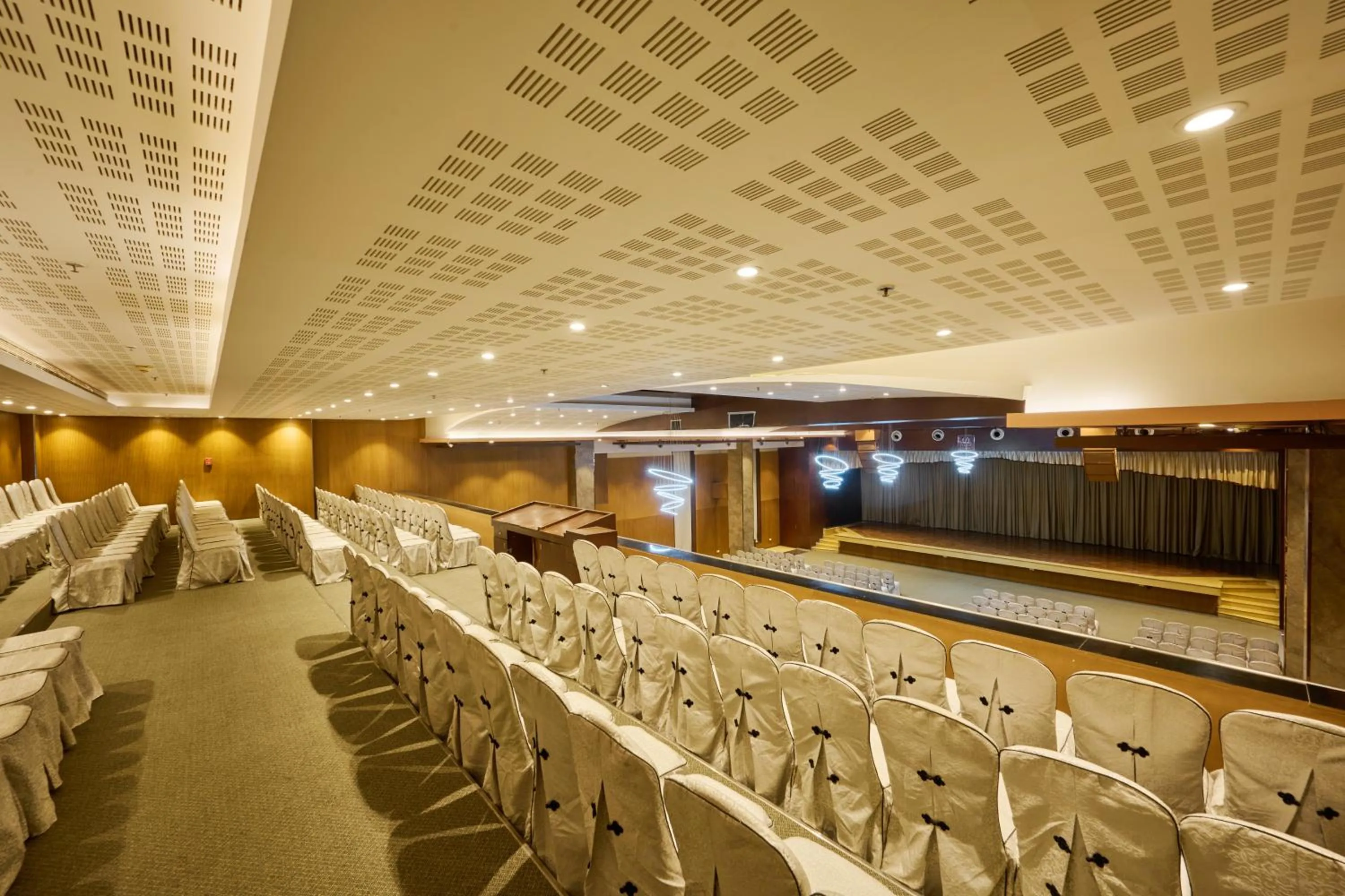 Food and drinks in Flora Airport Hotel and Convention Centre Kochi