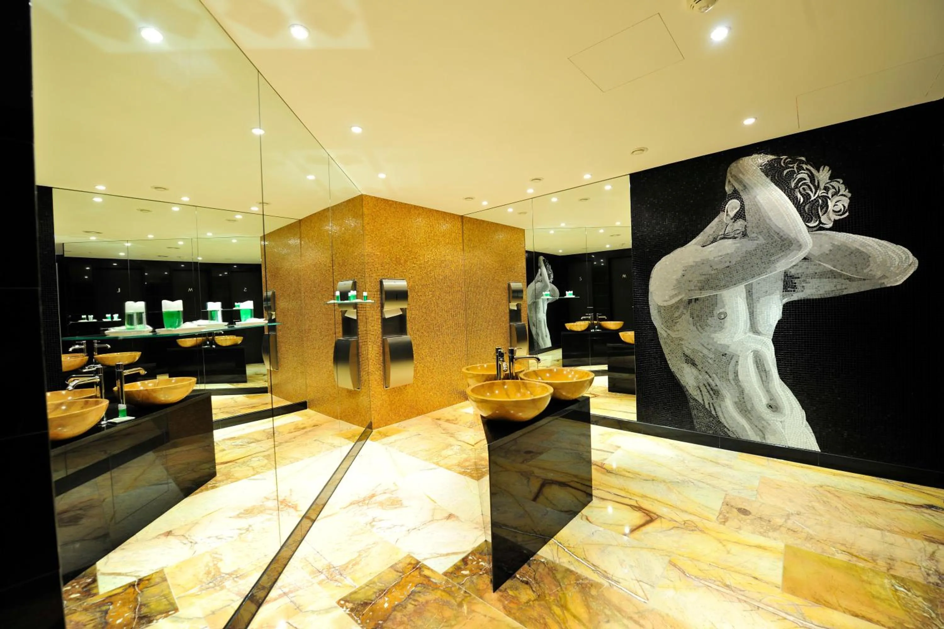 Toilet in ARCOTEL Onyx Hamburg