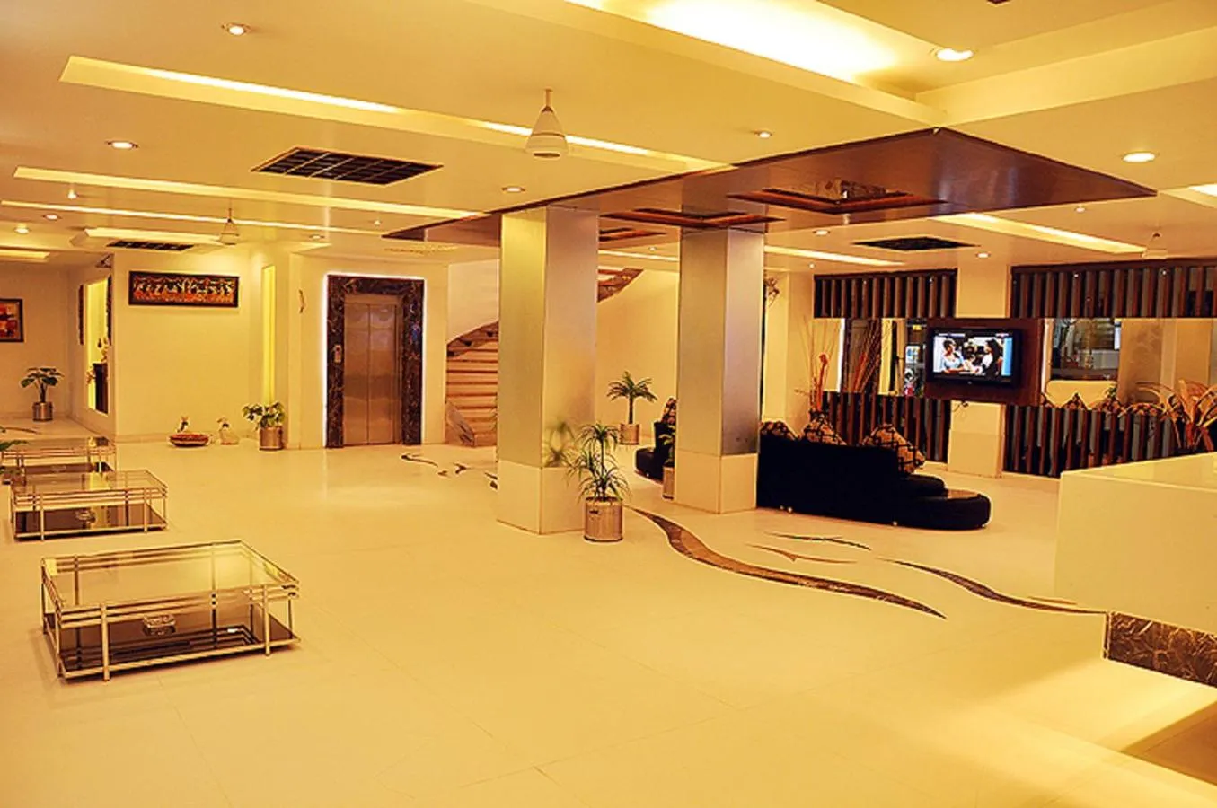 Lobby or reception in Hotel Sun International