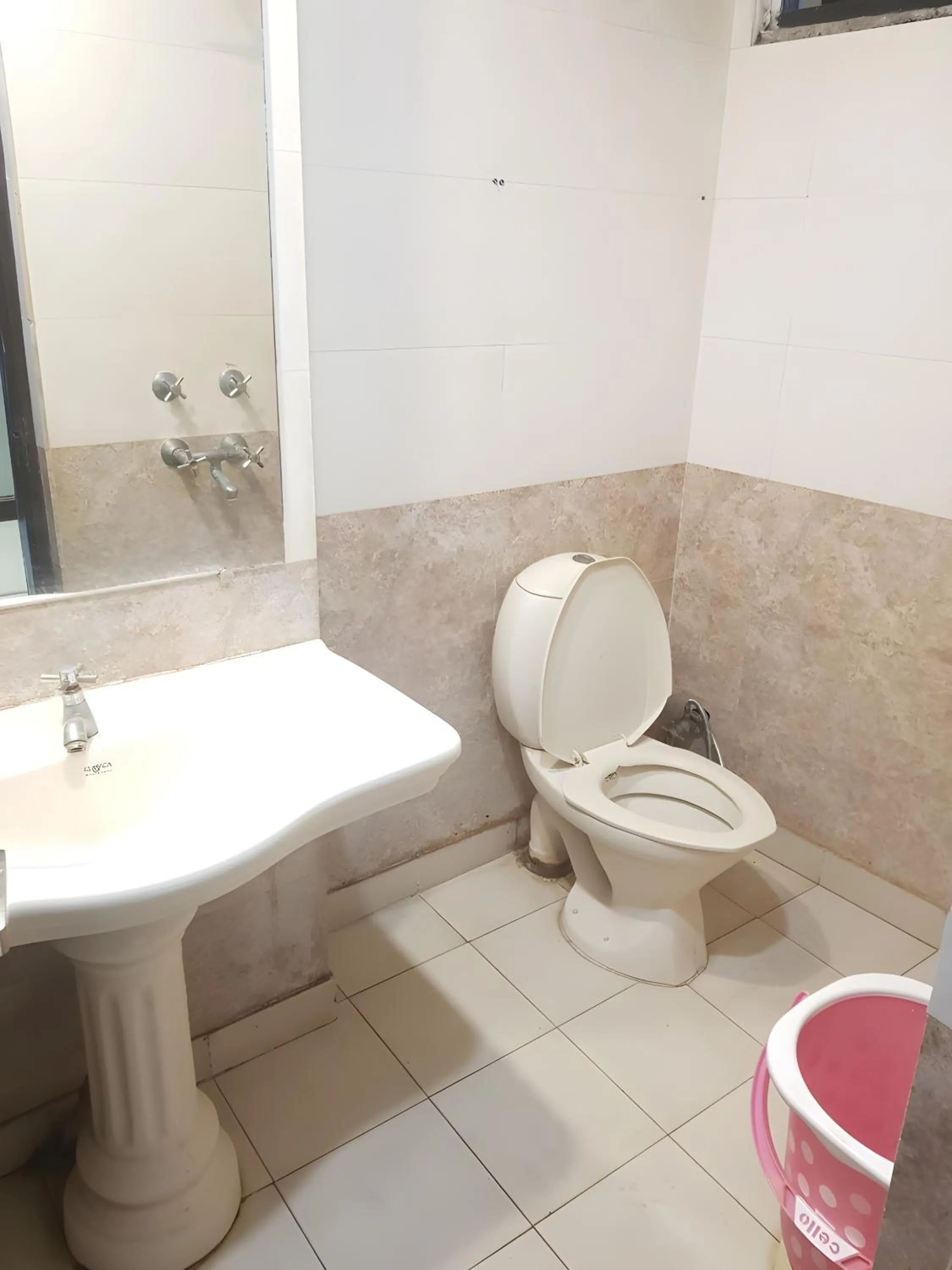 Bathroom in Hotel Sun International