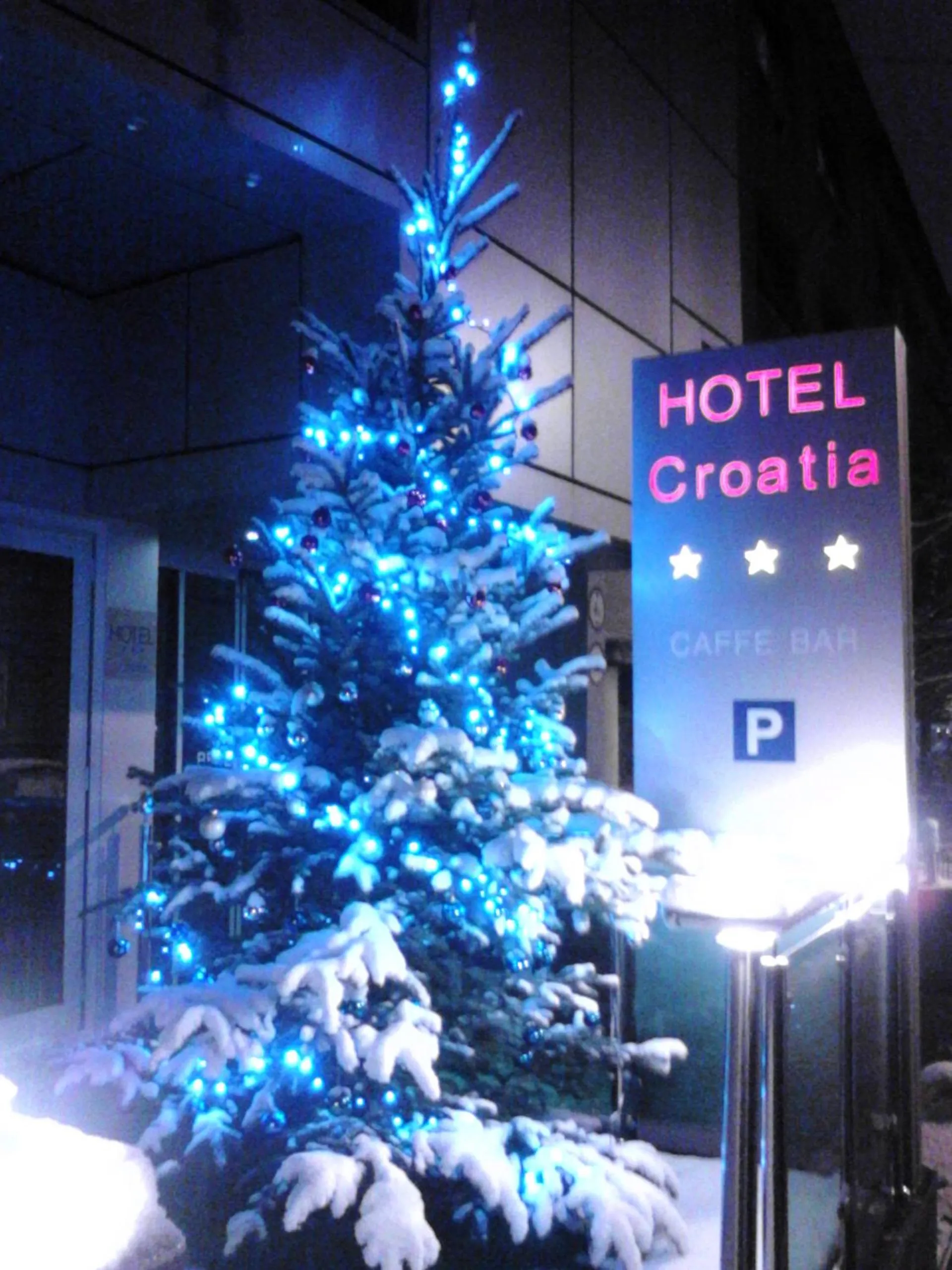 Facade/entrance in Hotel Croatia
